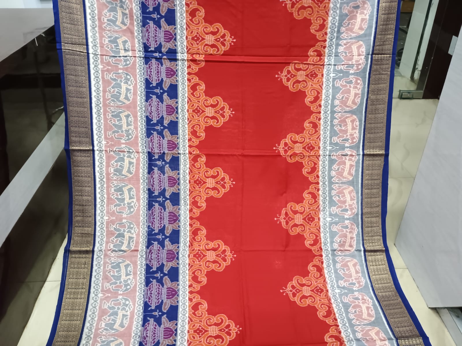 Red White Blue Scot Elephant Design Odisha Handloom Sambalpuri Cotton Saree