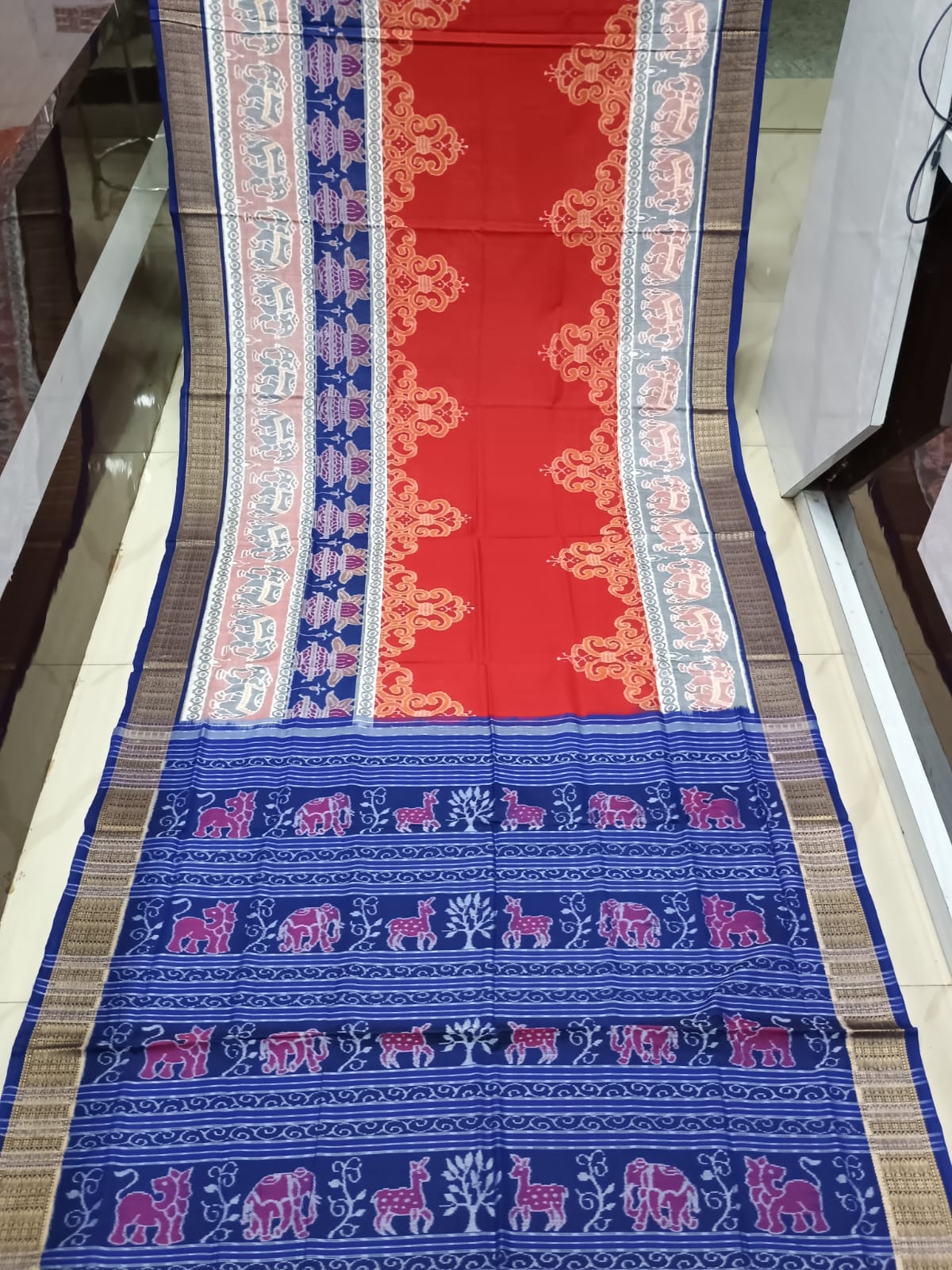 Red White Blue Scot Elephant Design Odisha Handloom Sambalpuri Cotton Saree