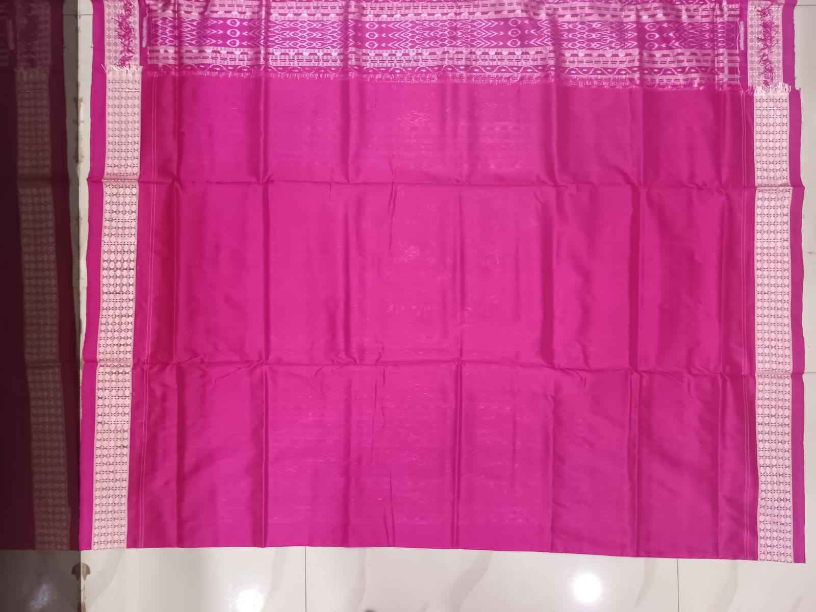 White Magenta Flower Ek Chandia Design Sambalpuri Silk Saree