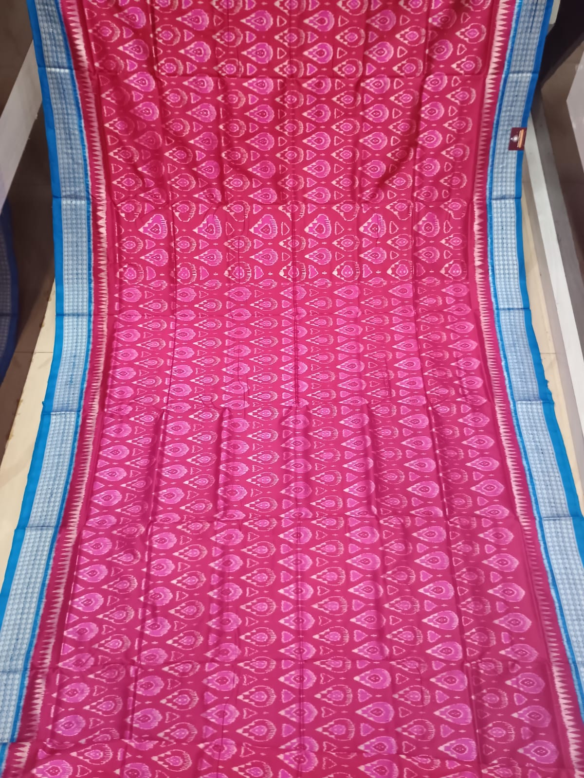 Magenta Copper Sulphate Flower Design Sambalpuri Silk Saree