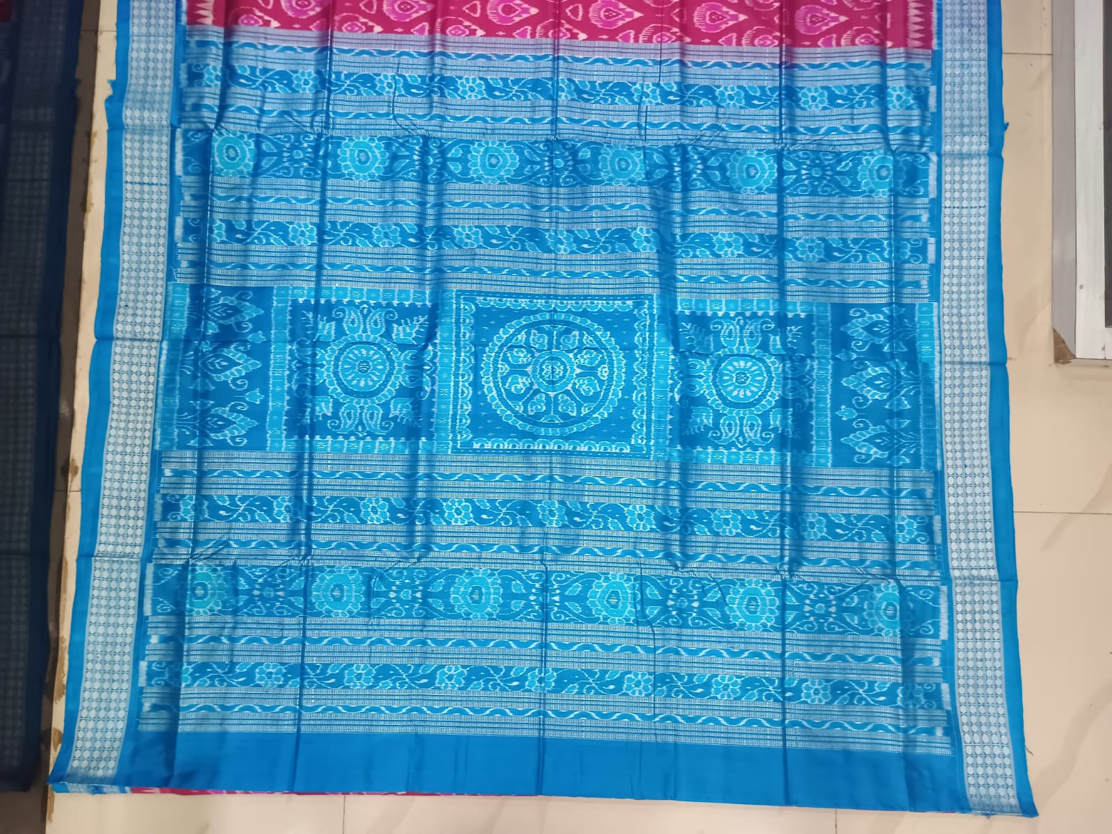 Magenta Copper Sulphate Flower Design Sambalpuri Silk Saree