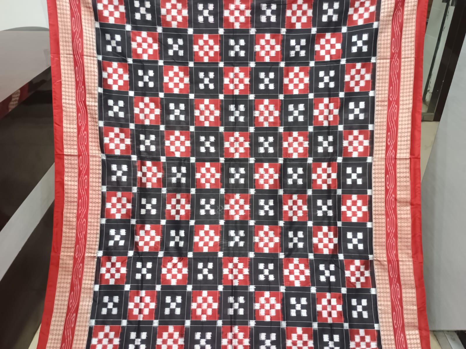 Black Red White Pasapali Design Sambalpuri Silk Saree