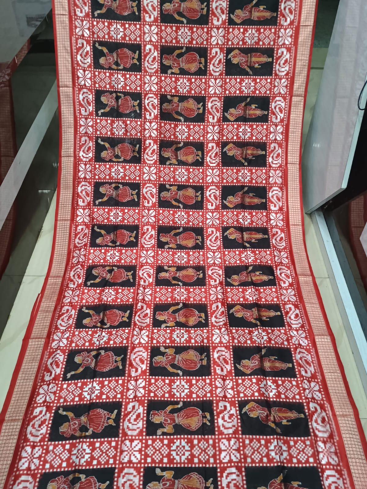 Black Red Dancer Design Sambalpuri Silk Saree