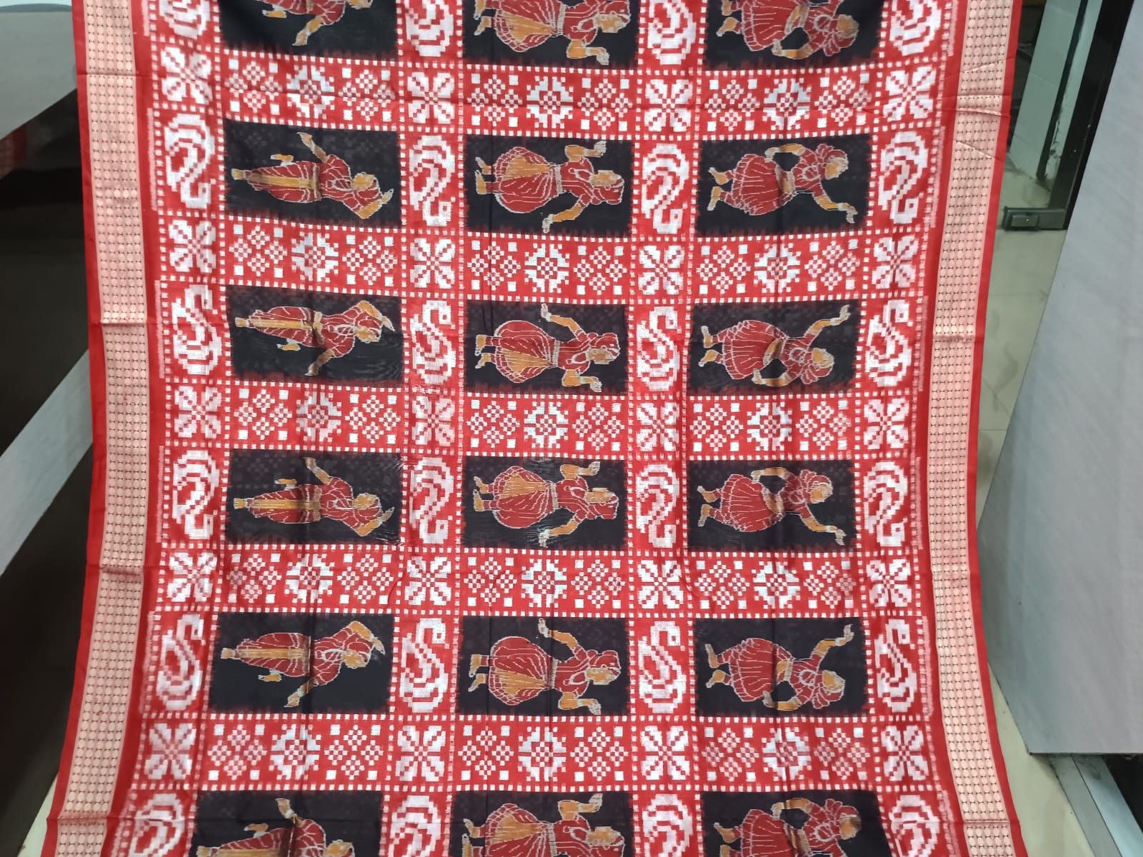 Black Red Dancer Design Sambalpuri Silk Saree