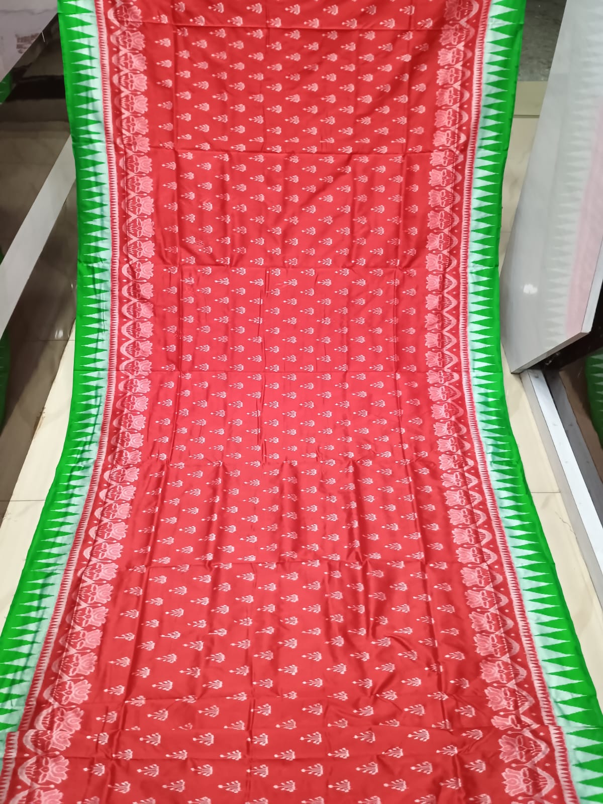 Red Green Flower Ek Chandia Sambalpuri Silk Saree