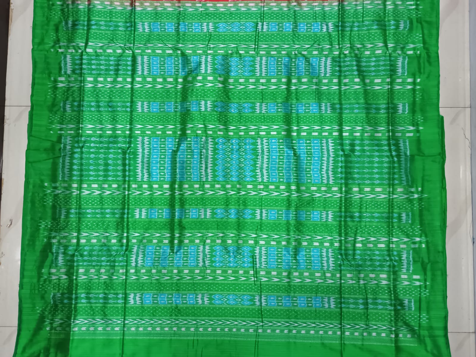 Red Green Flower Ek Chandia Sambalpuri Silk Saree