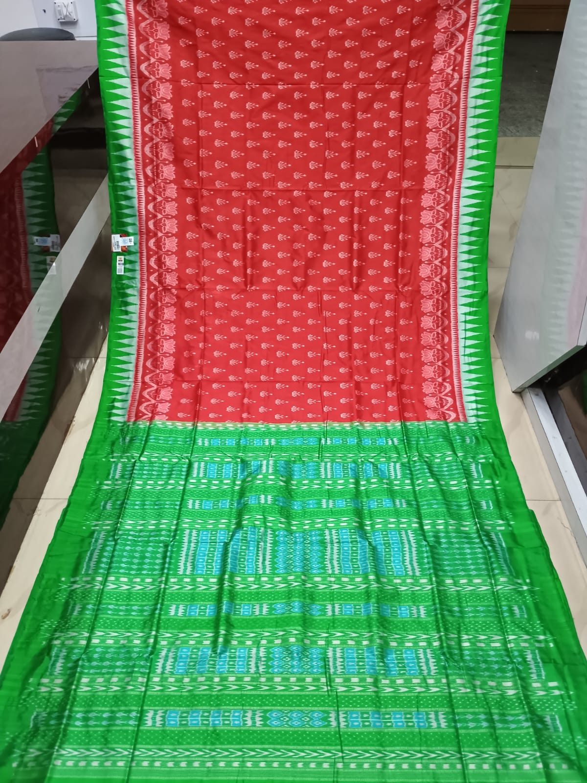 Red Green Flower Ek Chandia Sambalpuri Silk Saree