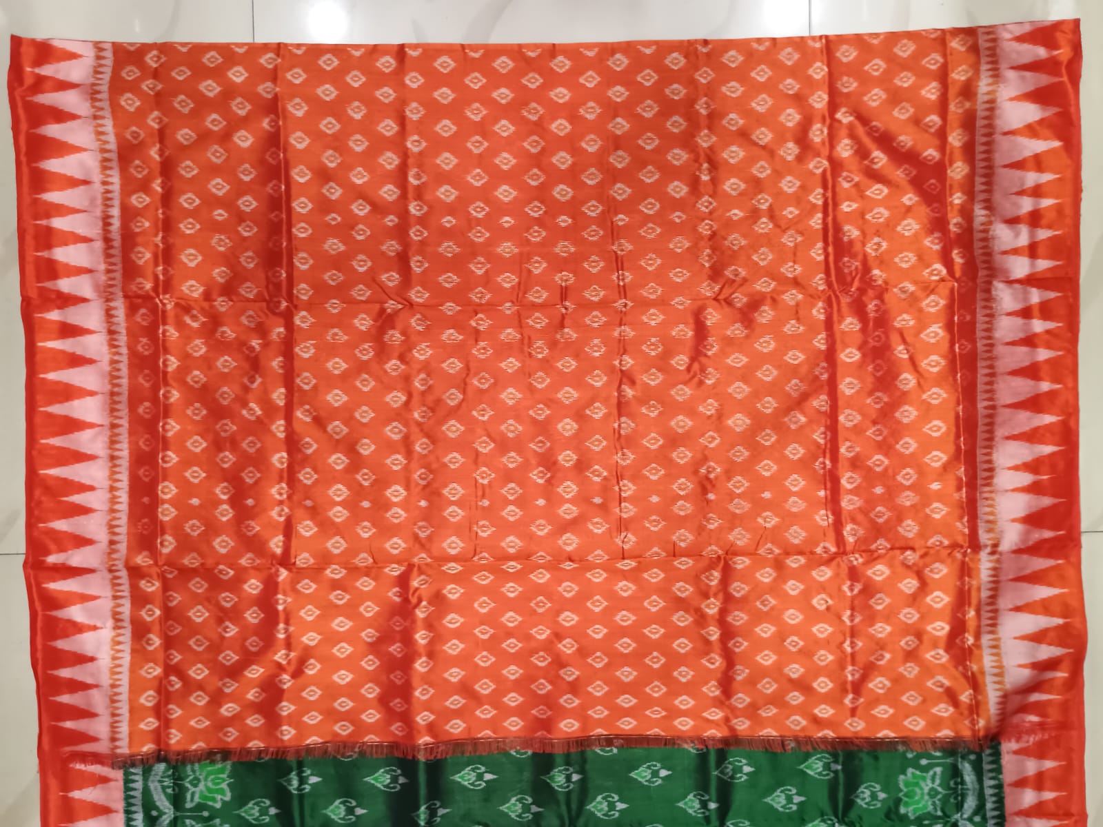 Green Red Flower Ek Chandia Sambalpuri Silk Saree