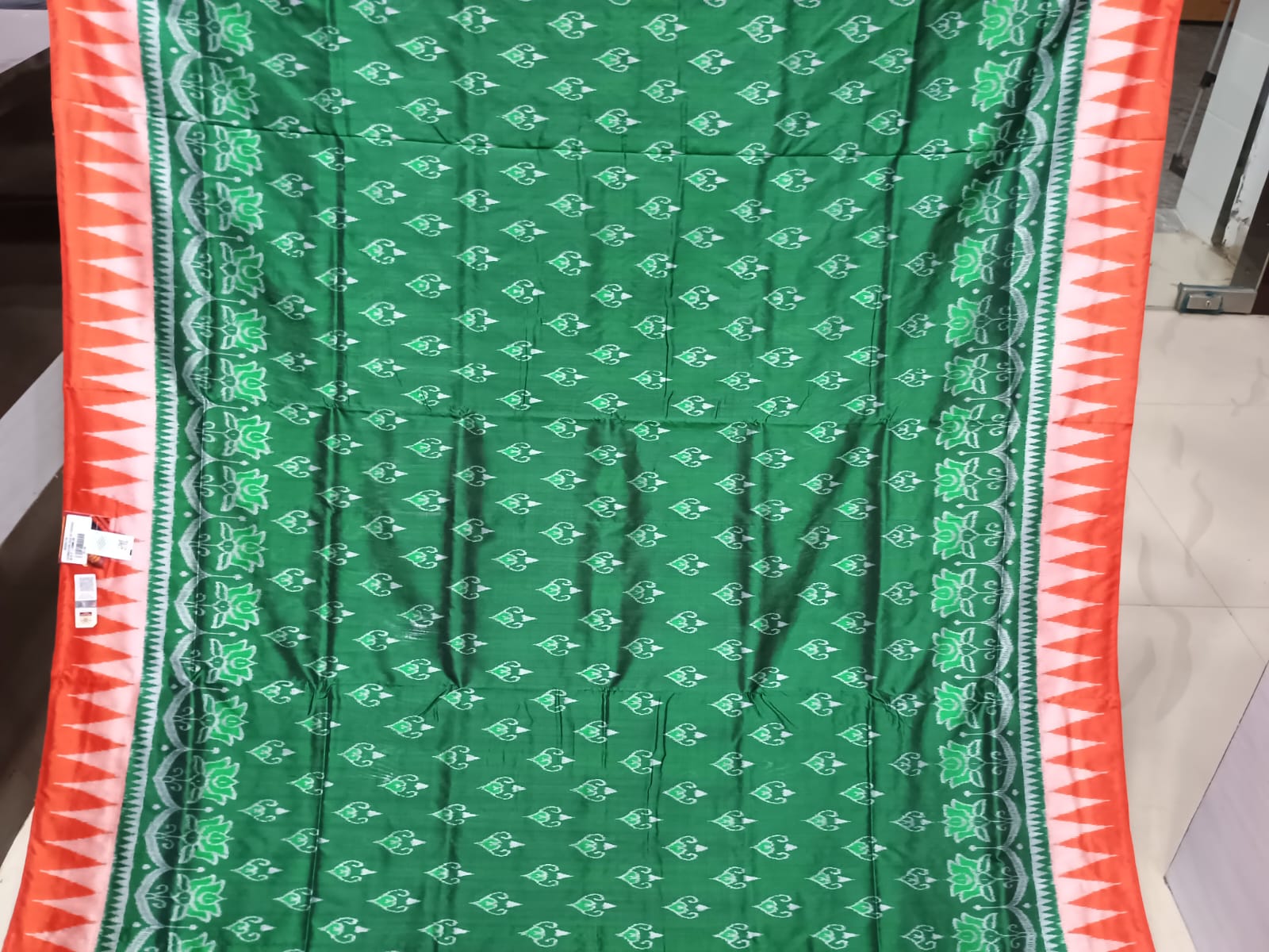 Green Red Flower Ek Chandia Sambalpuri Silk Saree