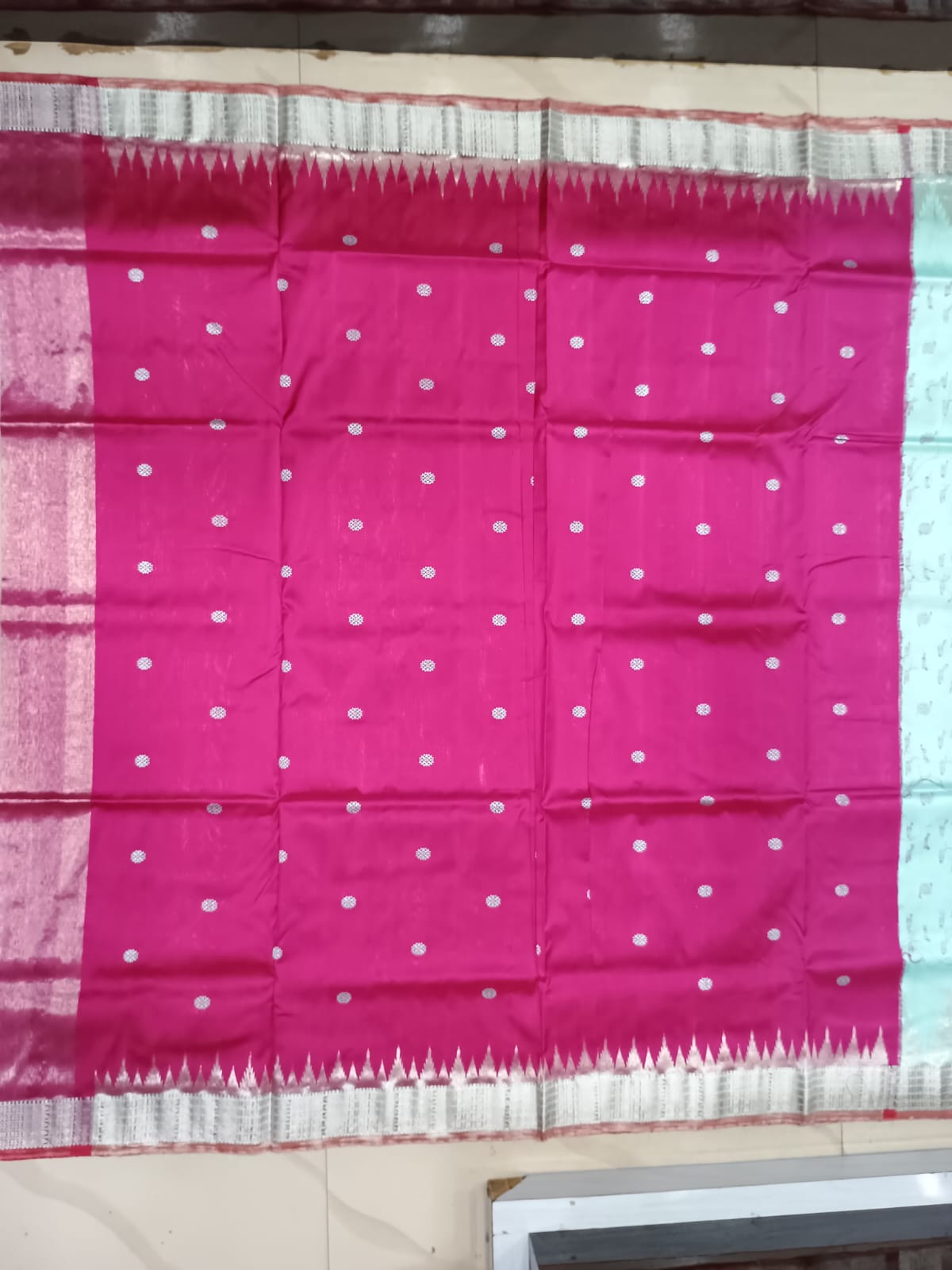 Aqua Magenta Fish Buti Phoda Kumbha Tissue Sambalpuri Silk Saree