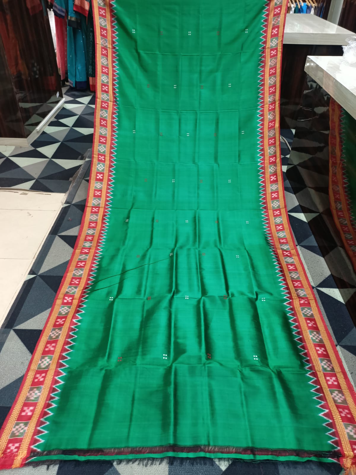 Green Red Pasapali Border Khandua Silk Saree