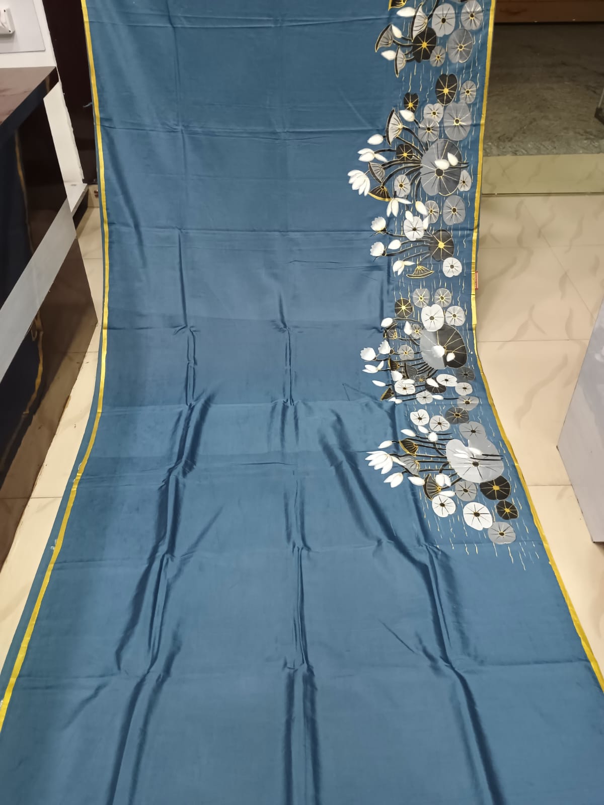 Grey Water Lily Morden Art Theme Pattachitra Khadi Silk Saree