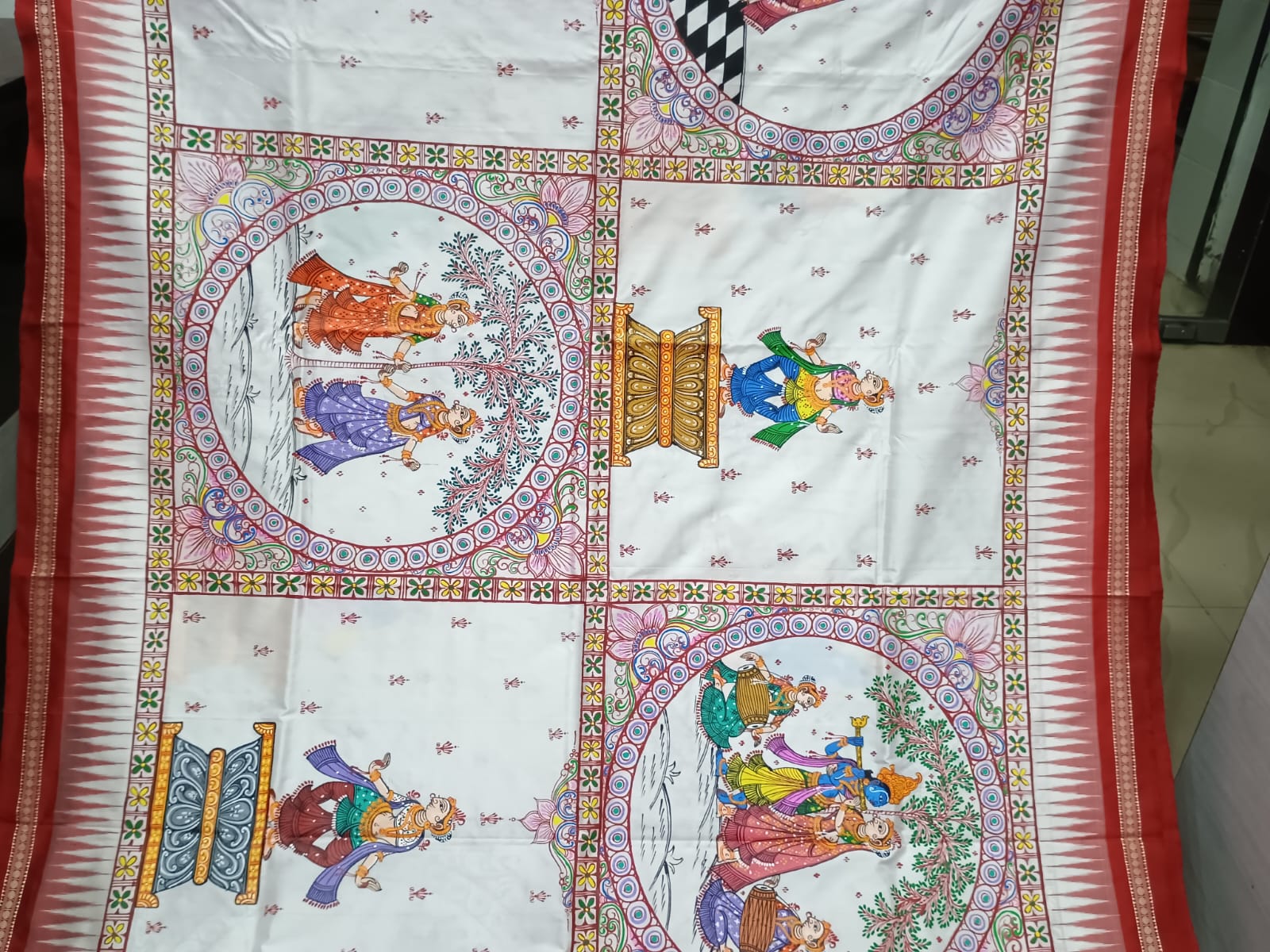 White Red Big Box Boita Theme Pattachitra Sambalpuri Silk Saree