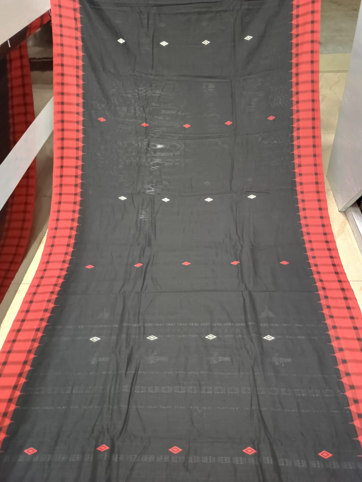 Black Red Plain Kumbha Border Odisha Handloom Kotpad Cotton Saree
