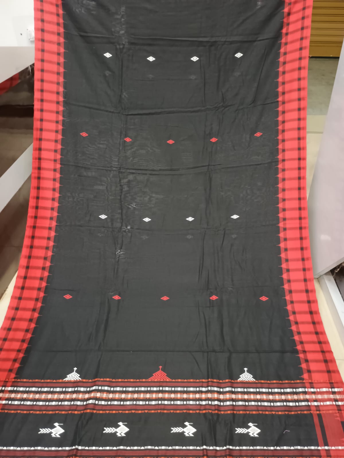 Black Red Plain Kumbha Border Odisha Handloom Kotpad Cotton Saree