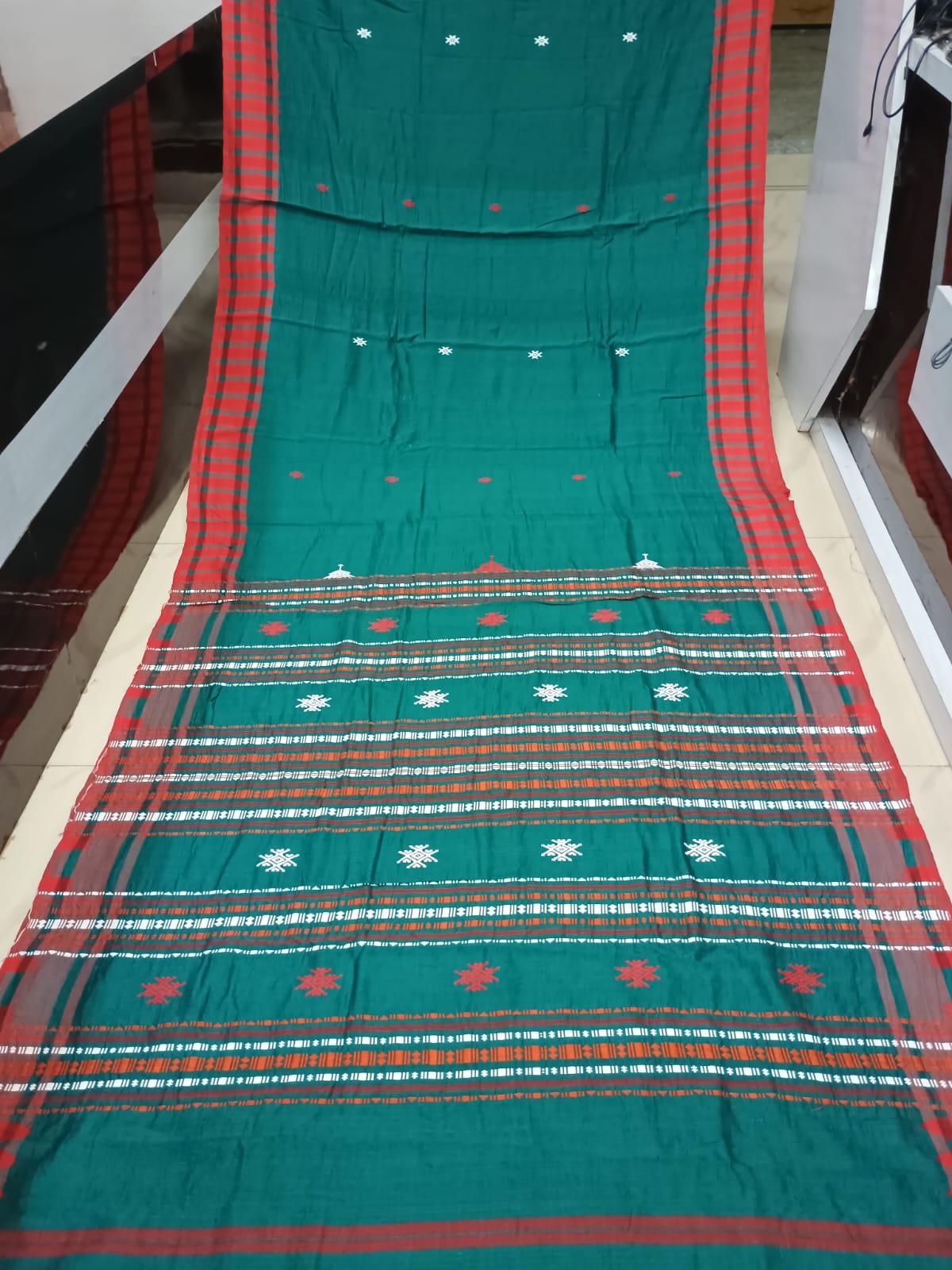 Rama Green Red Plain Kumbha Border Odisha Handloom Kotpad Cotton Saree