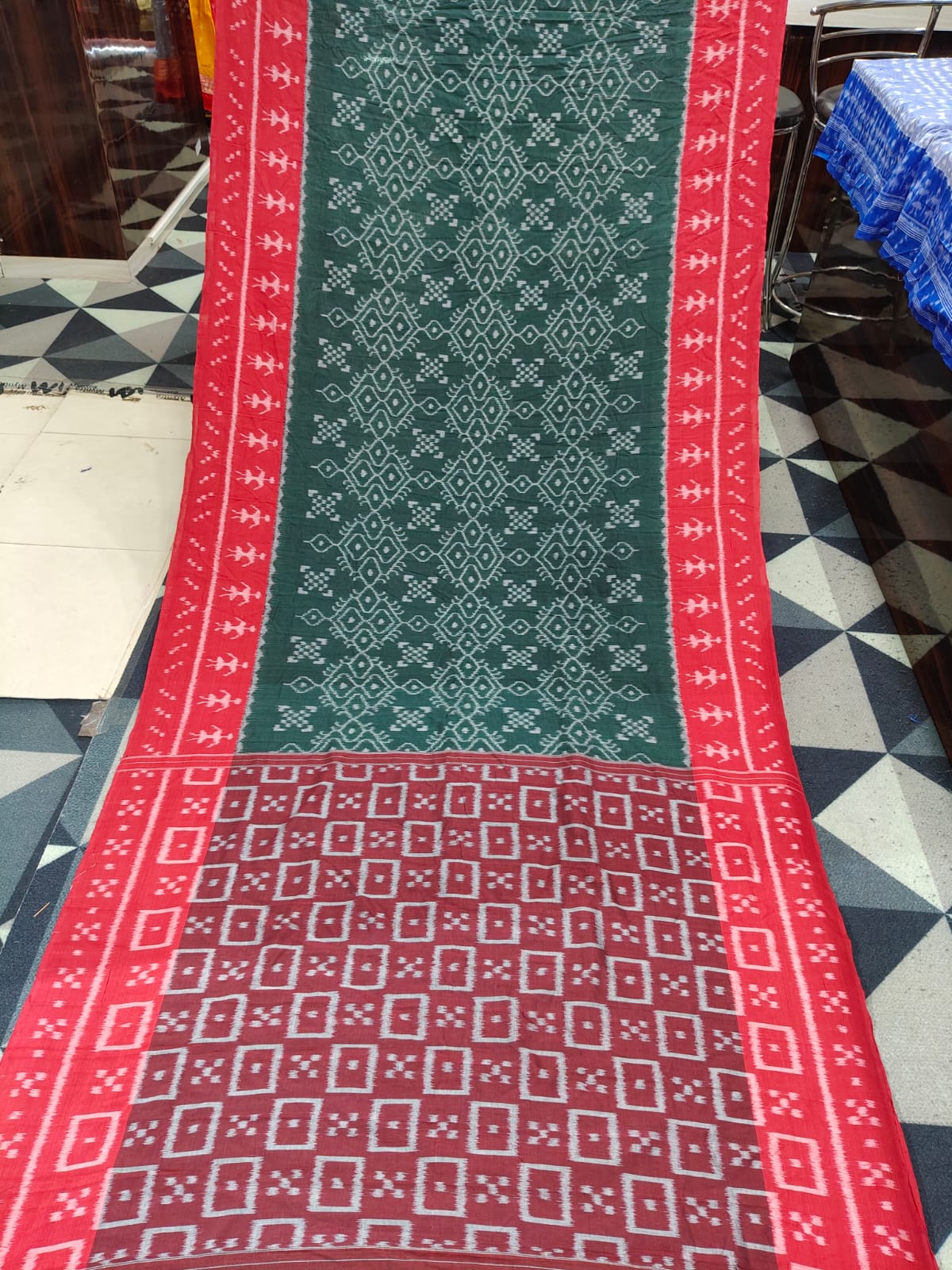 Buttle Green Red Flower & Scot Tribal Design  Khandua Cotton Saree