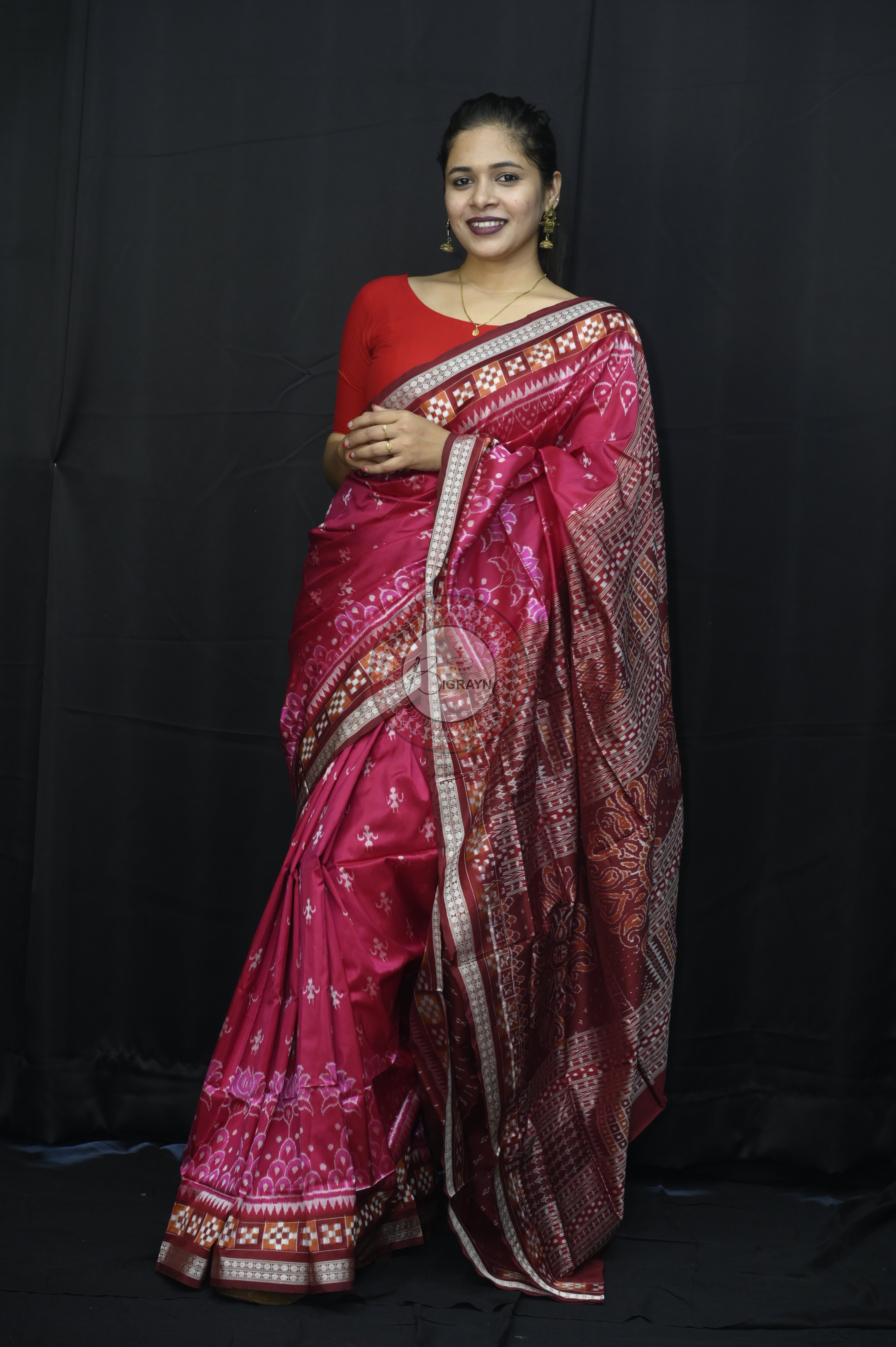 Magenta Maroon Tribal And Pasapali Border Sambalpuri Silk Saree