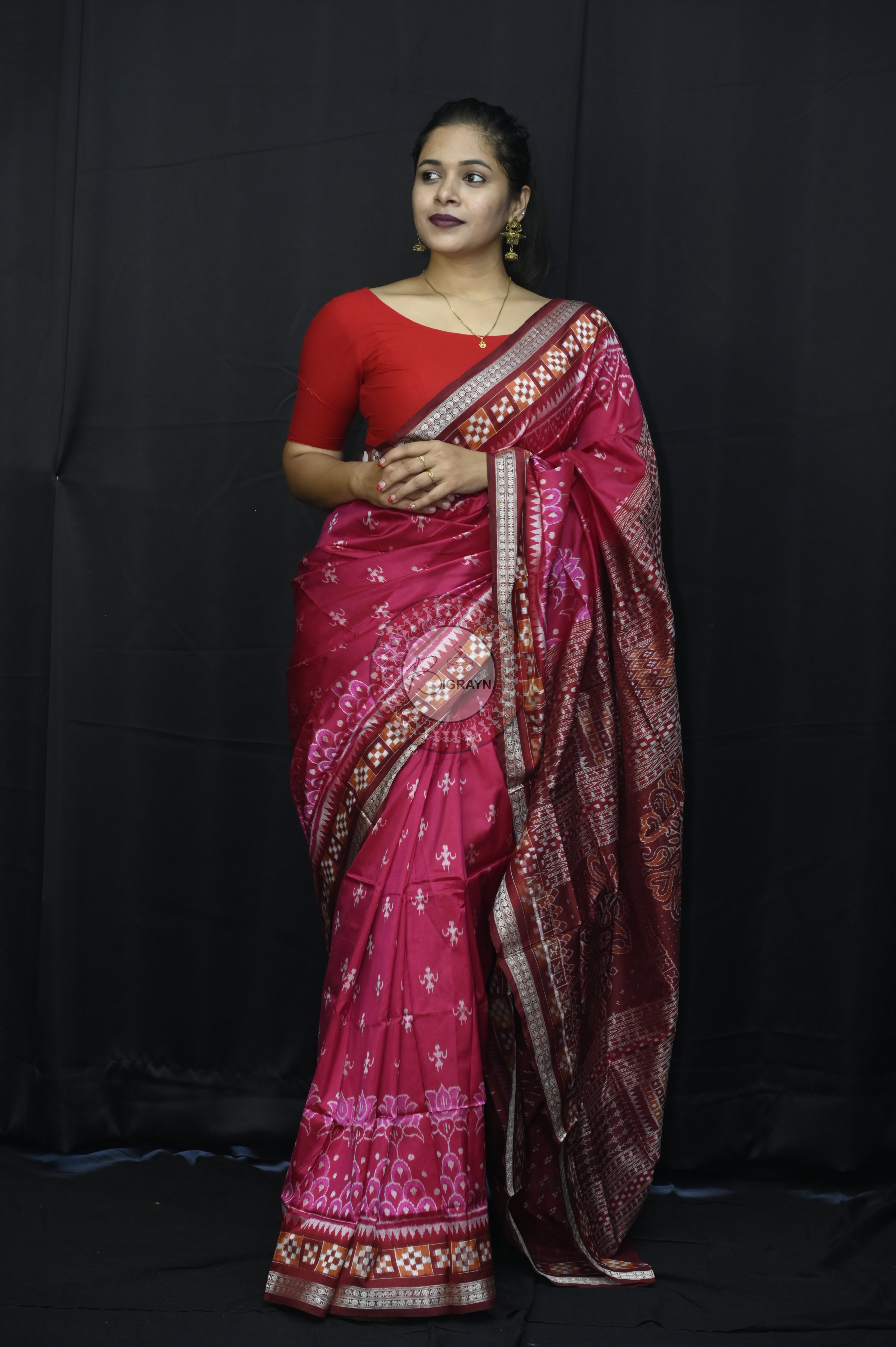 Magenta Maroon Tribal And Pasapali Border Sambalpuri Silk Saree