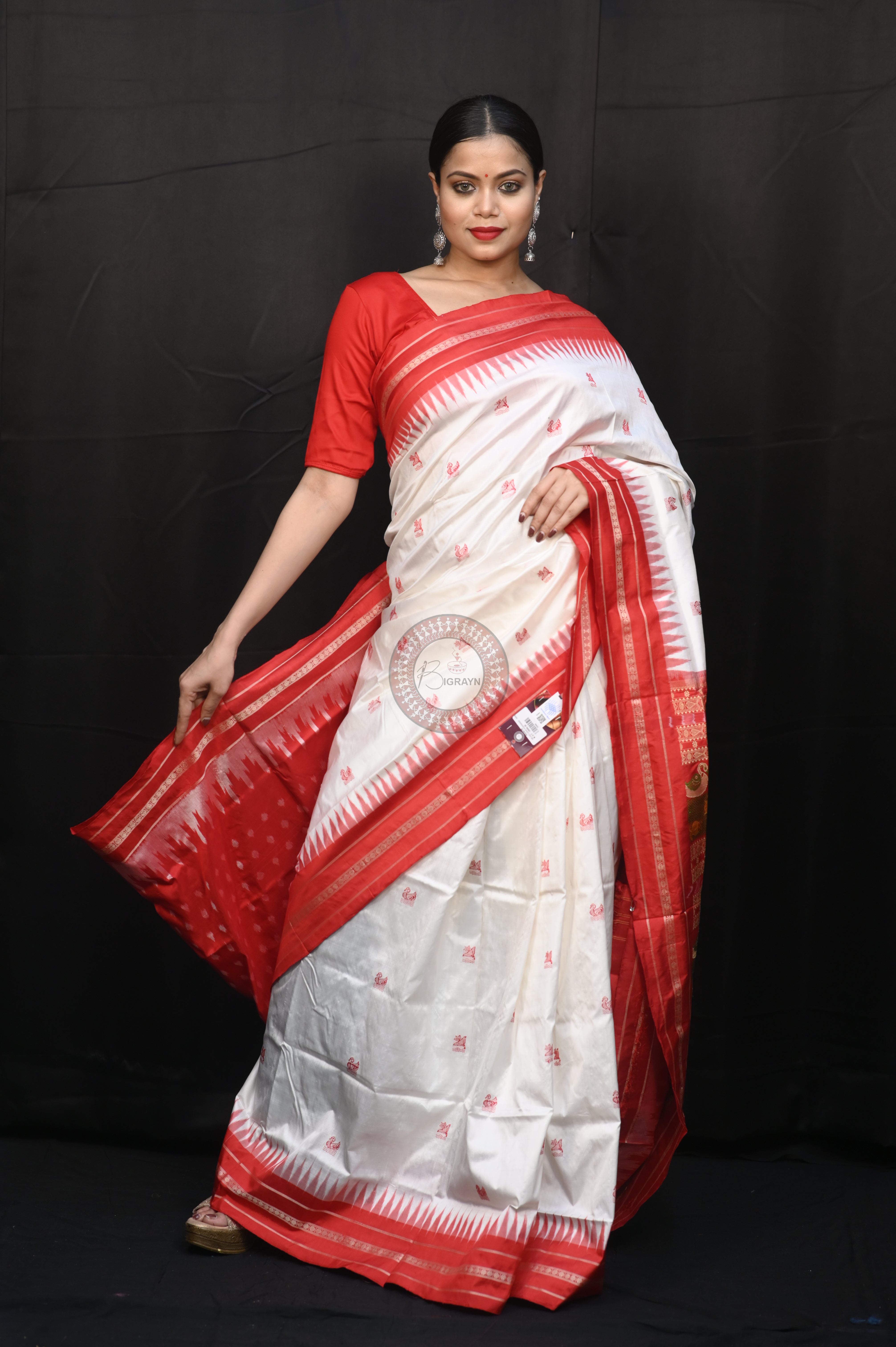 White Red Puskarini Theme Exclusive Sambalpuri Silk Saree