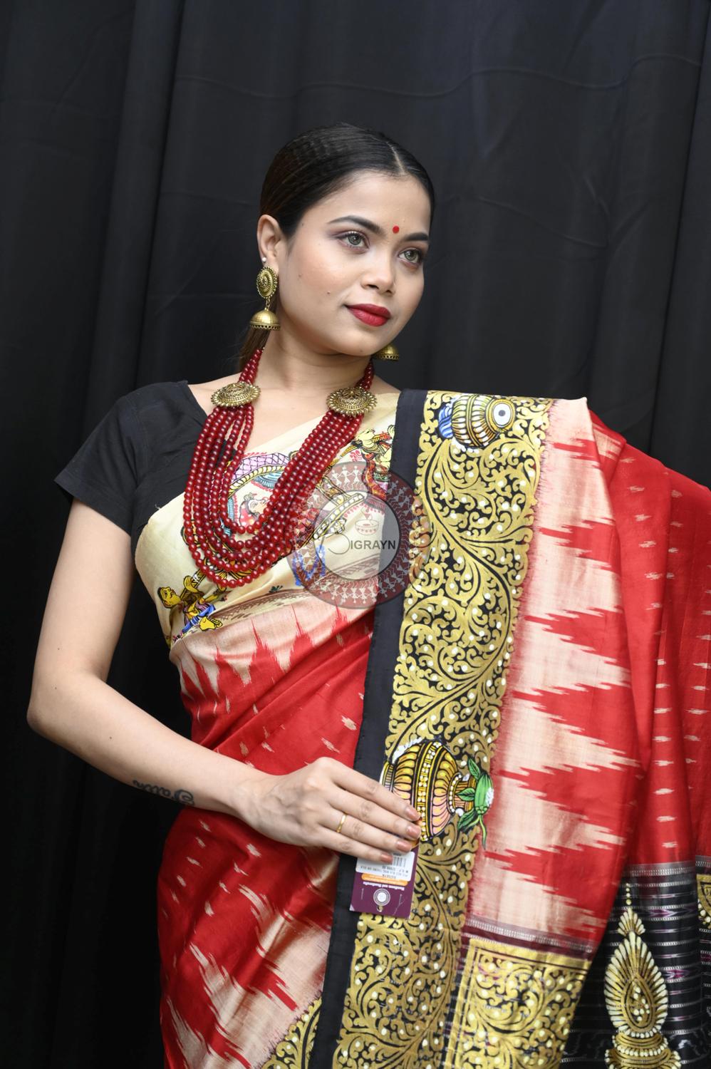 Red Ganga Jamuna Border Marriage Theme Pattachitra Silk Saree