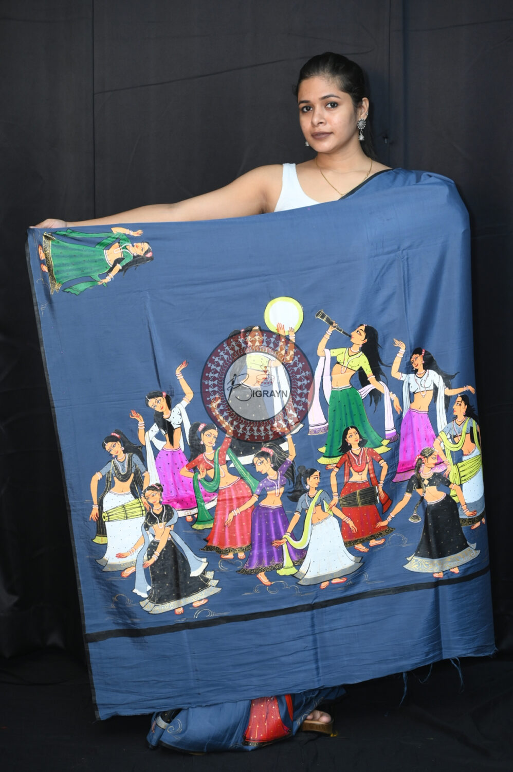 Grey Women Dancers Pattachitra Silk Saree