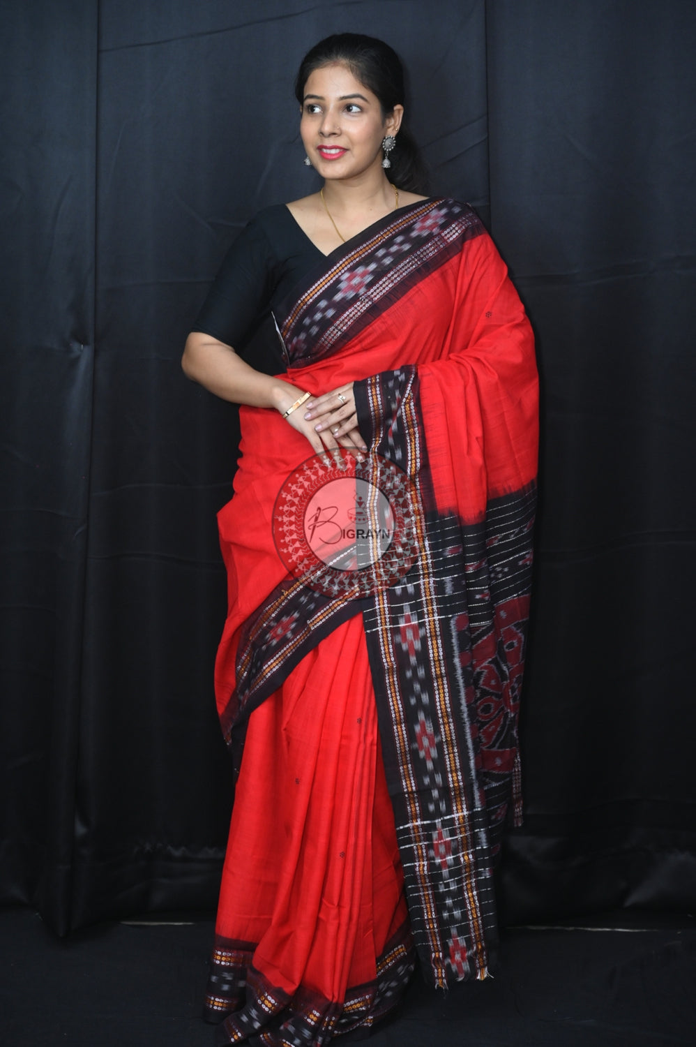 Red Black Rekha Buti Khandua Cotton Saree