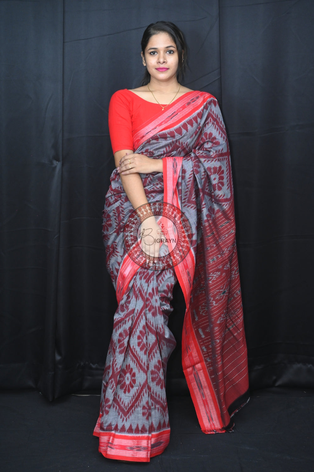 Grey Red Bada Phula Khandua Cotton Saree