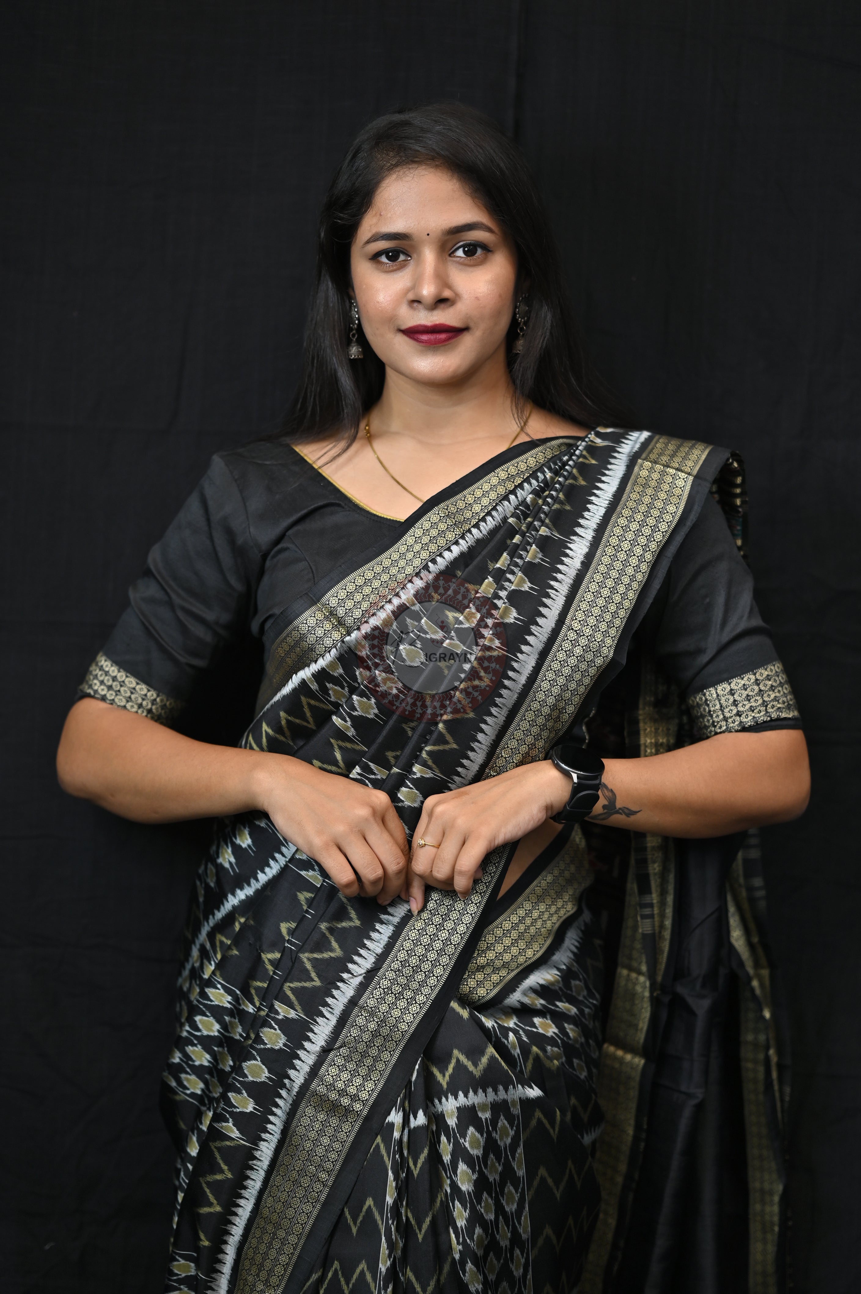Black Golden Waves &amp; Flowers Mulberry Silk Saree