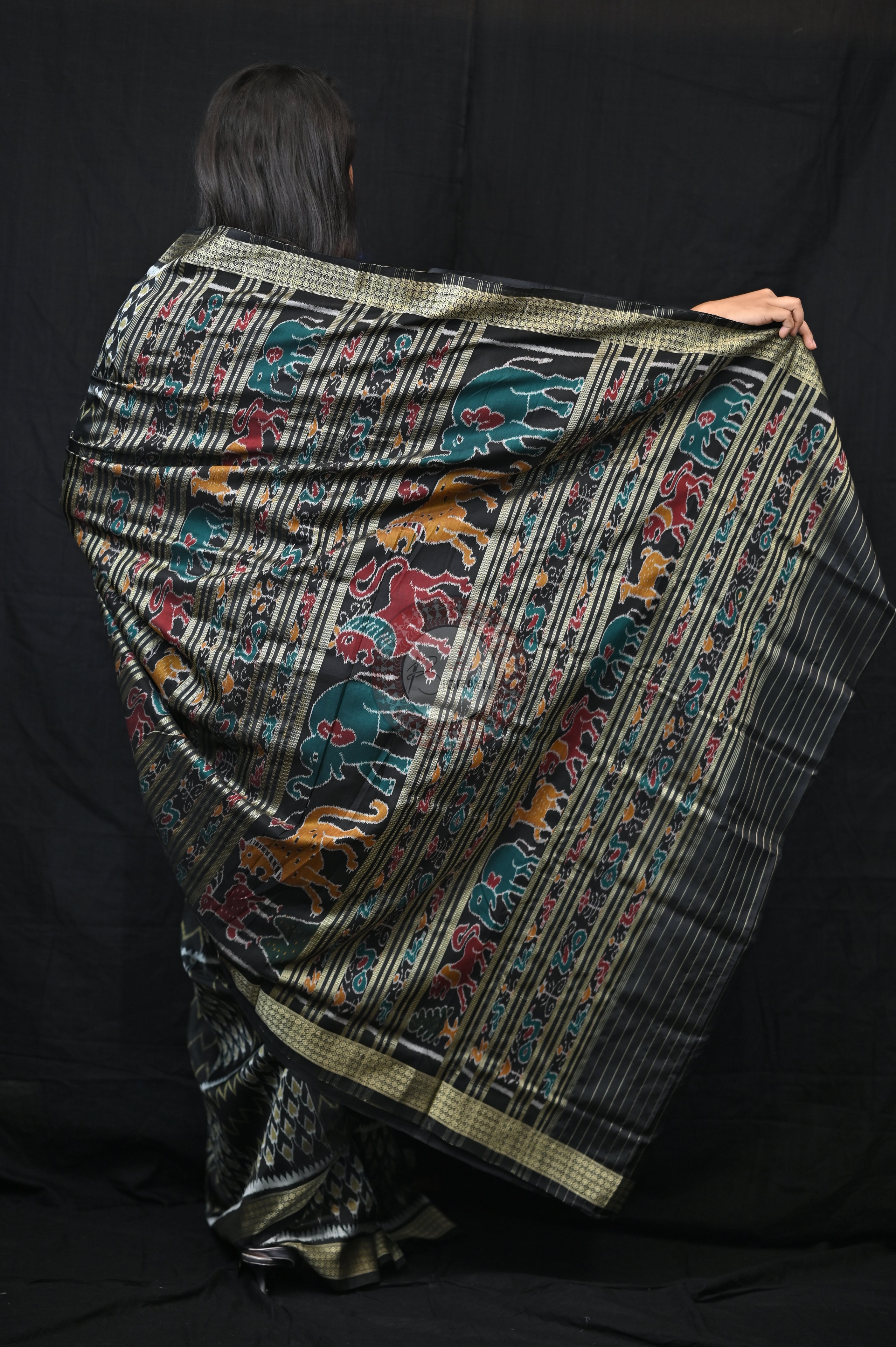 Black Golden Waves &amp; Flowers Mulberry Silk Saree