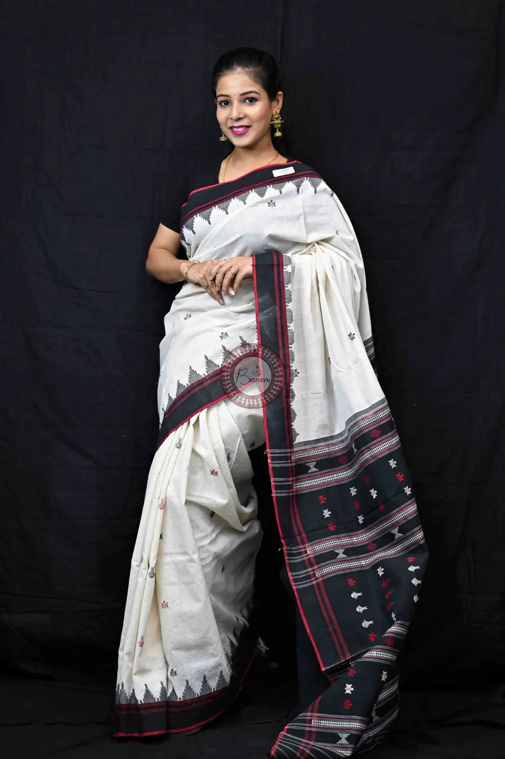 White Black Fish Turtle Kotpad cotton Sarees