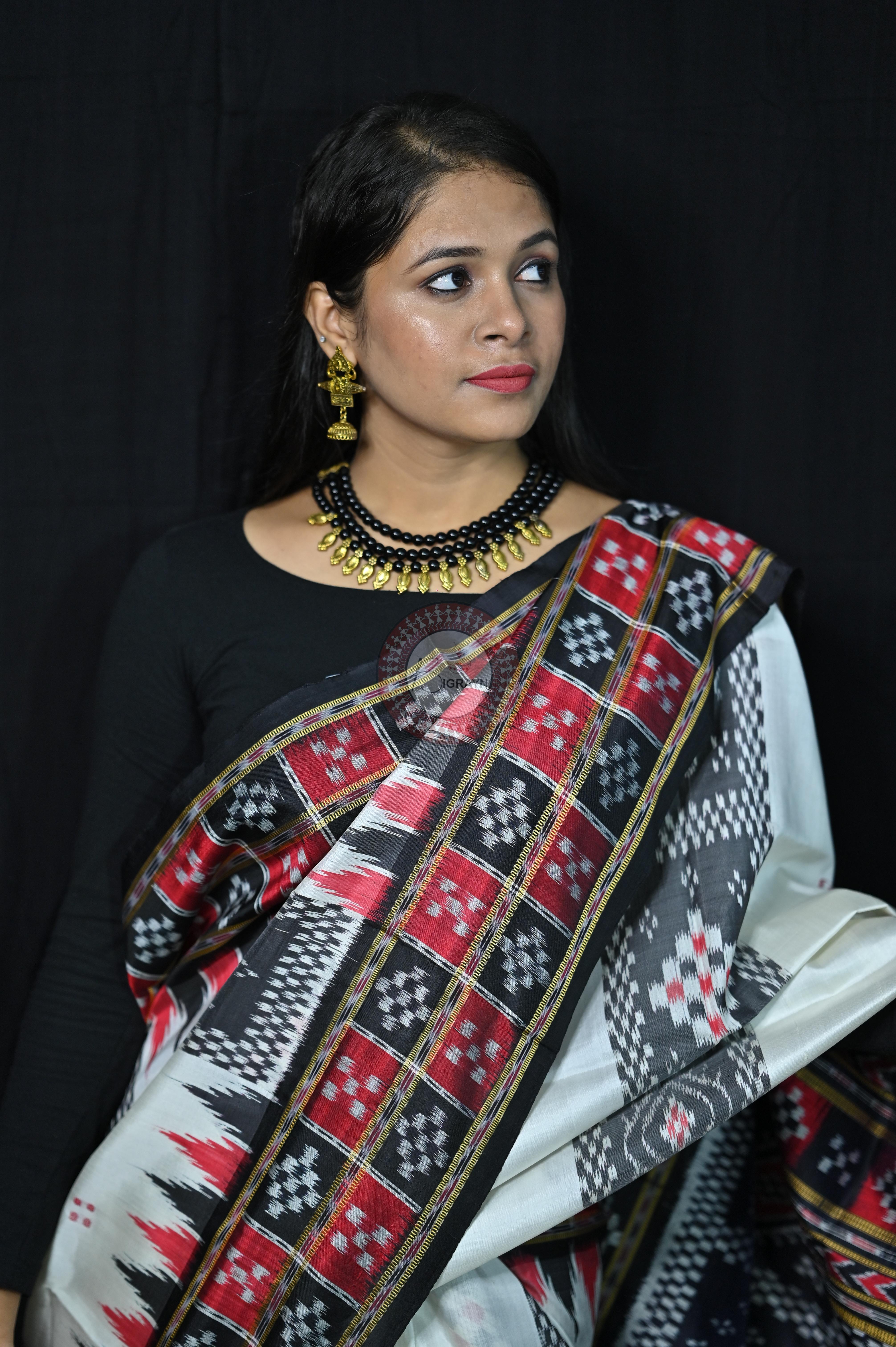 White Black 3D Border Pasapali Khandua Silk Saree