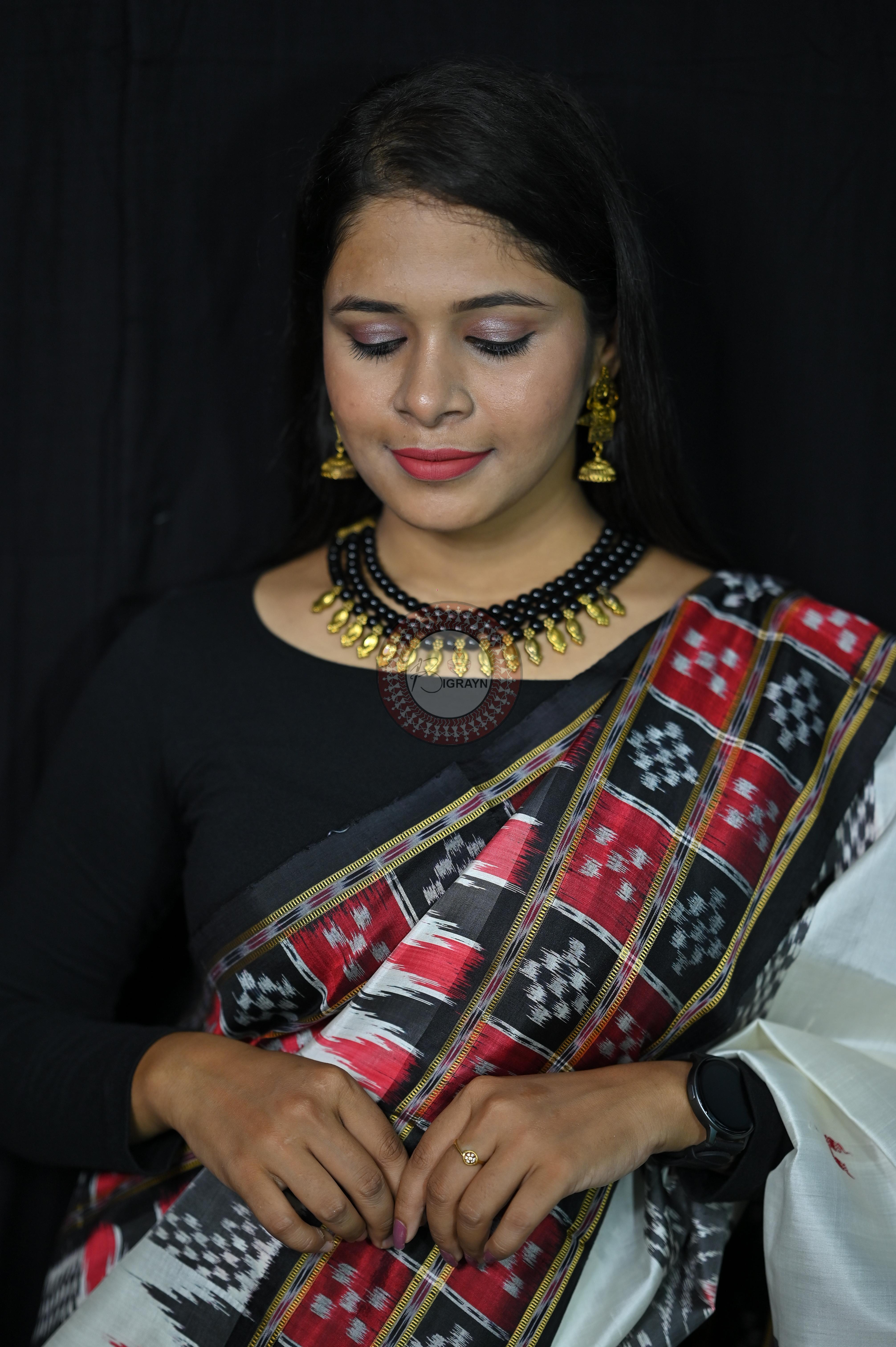 White Black 3D Border Pasapali Khandua Silk Saree