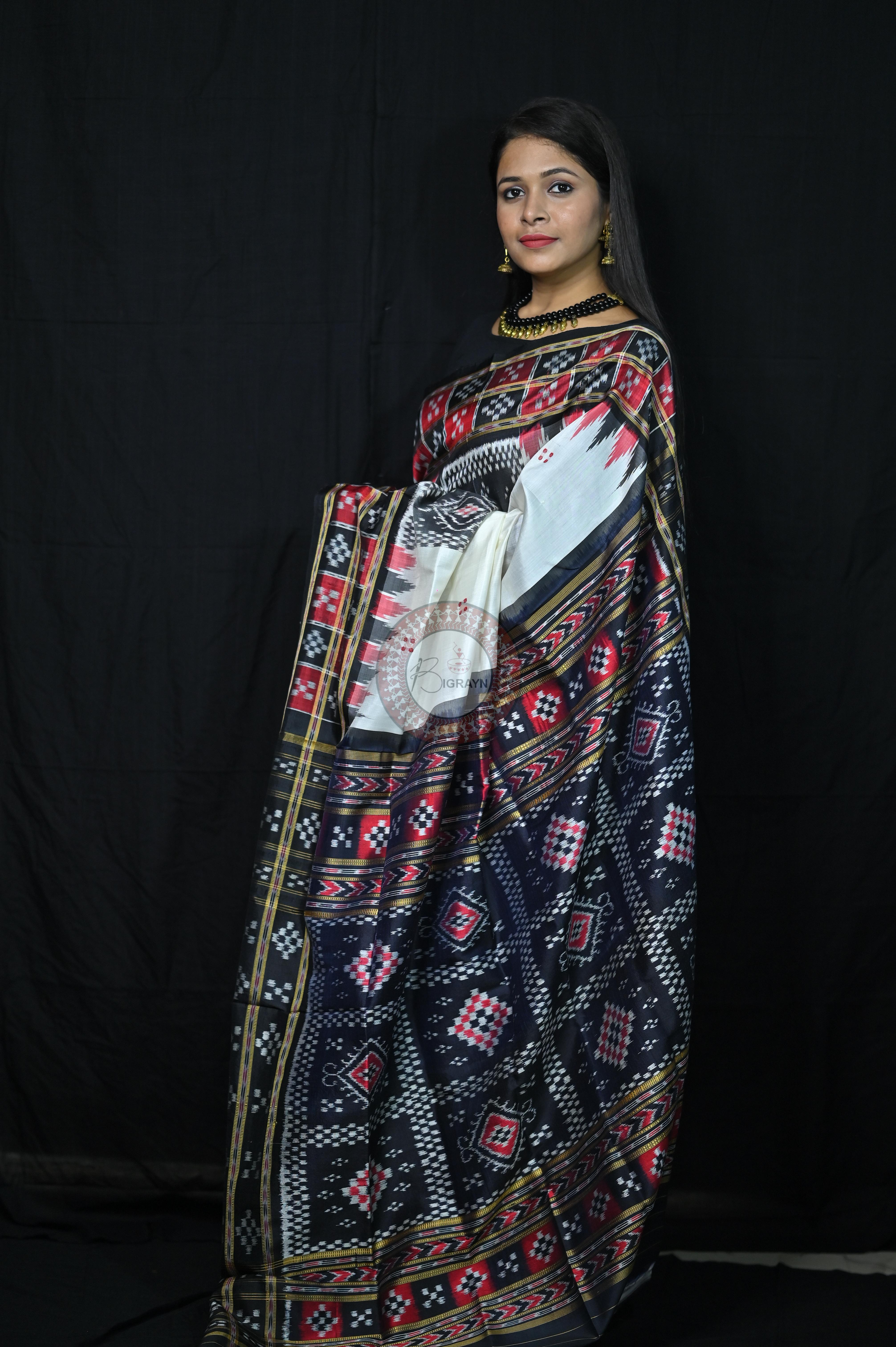 White Black 3D Border Pasapali Khandua Silk Saree