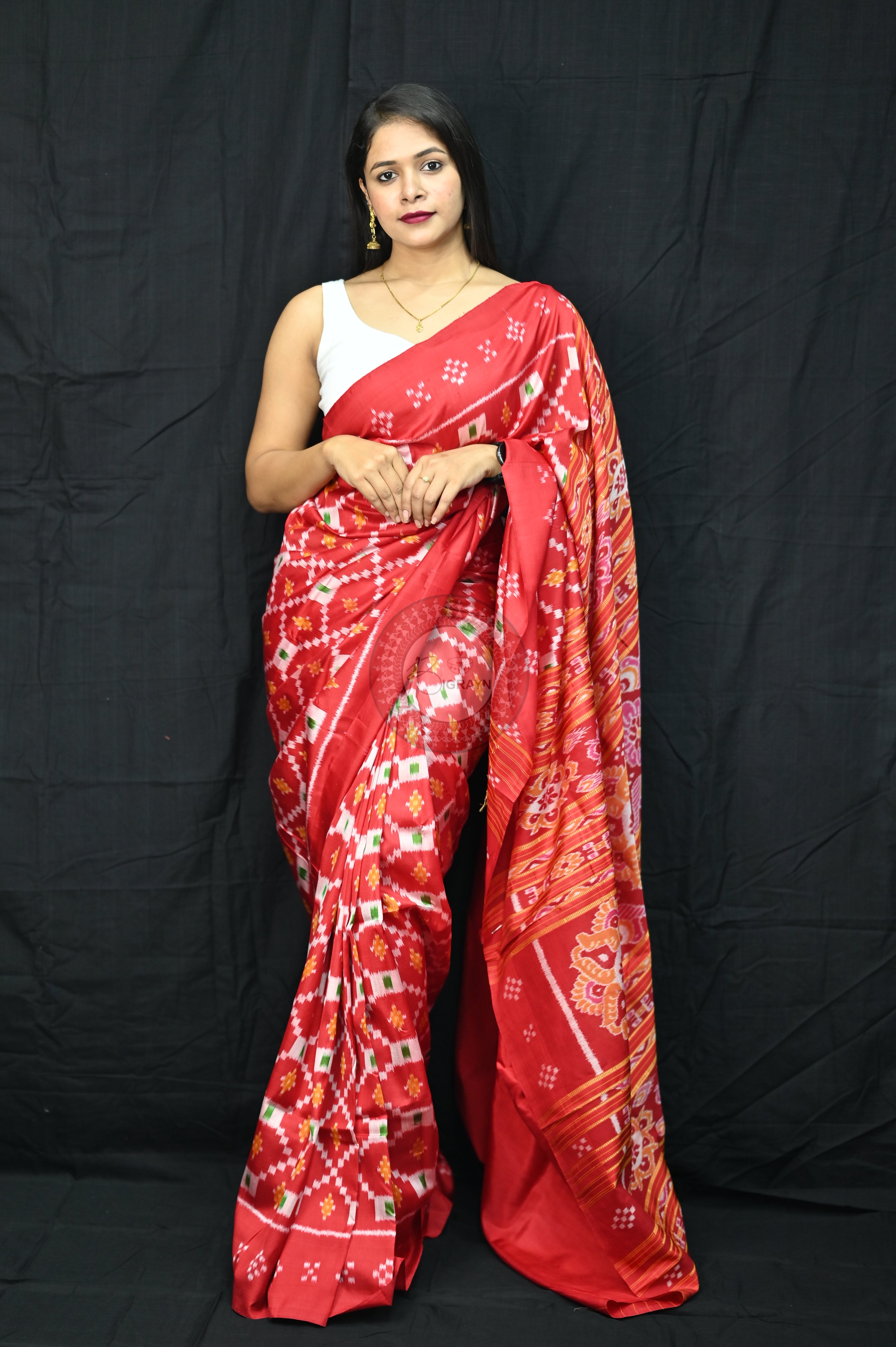 Red Diagonal Pasapali Mulberry Silk Saree