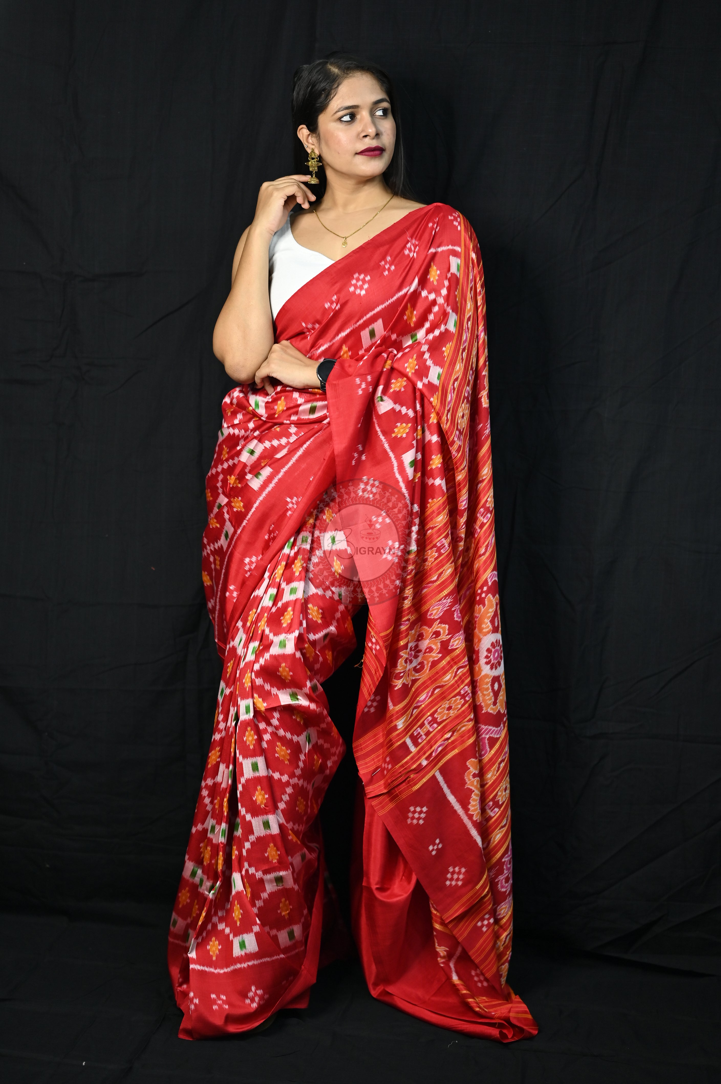 Red Diagonal Pasapali Mulberry Silk Saree