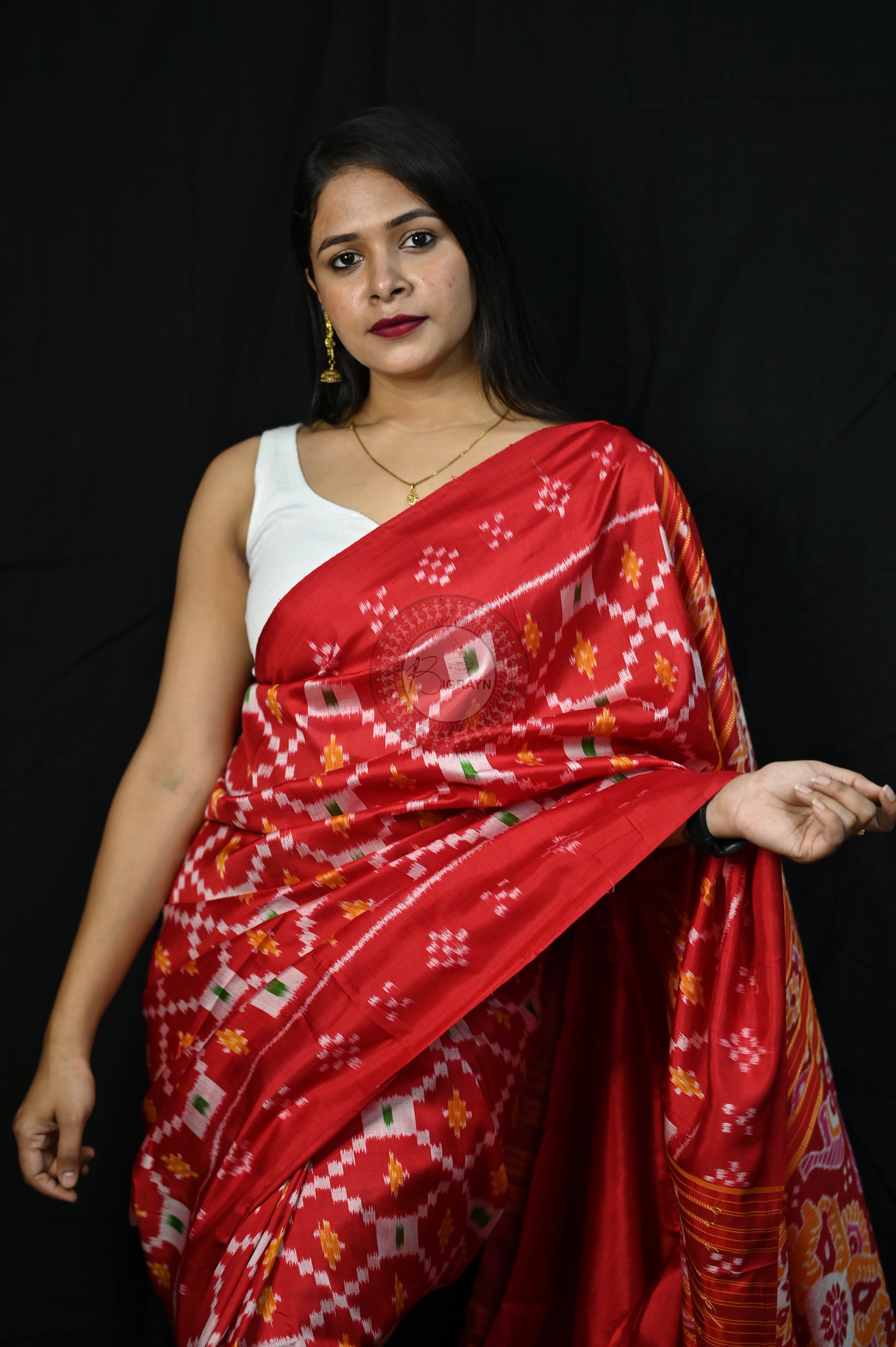 Red Diagonal Pasapali Mulberry Silk Saree