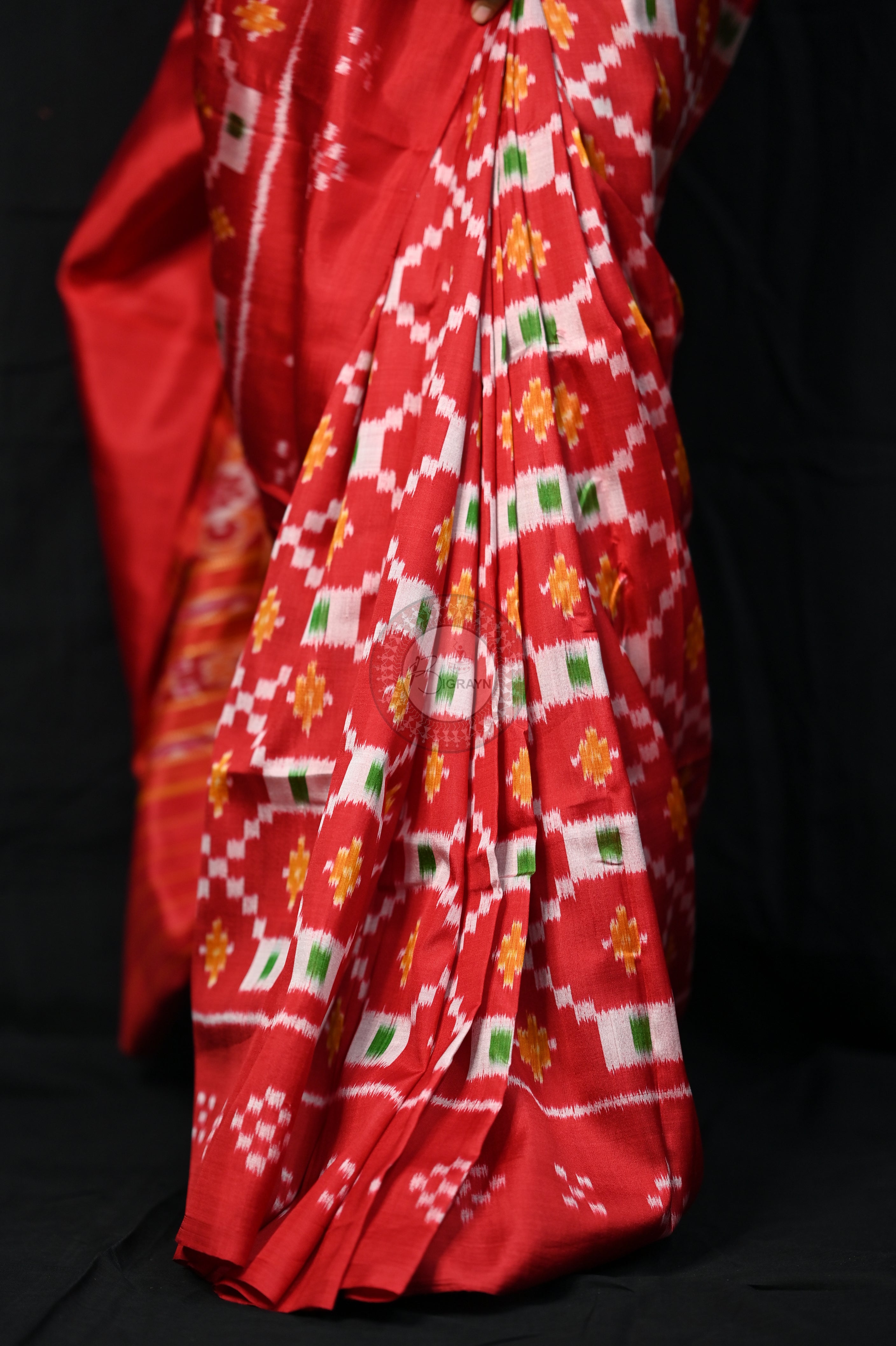 Red Diagonal Pasapali Mulberry Silk Saree