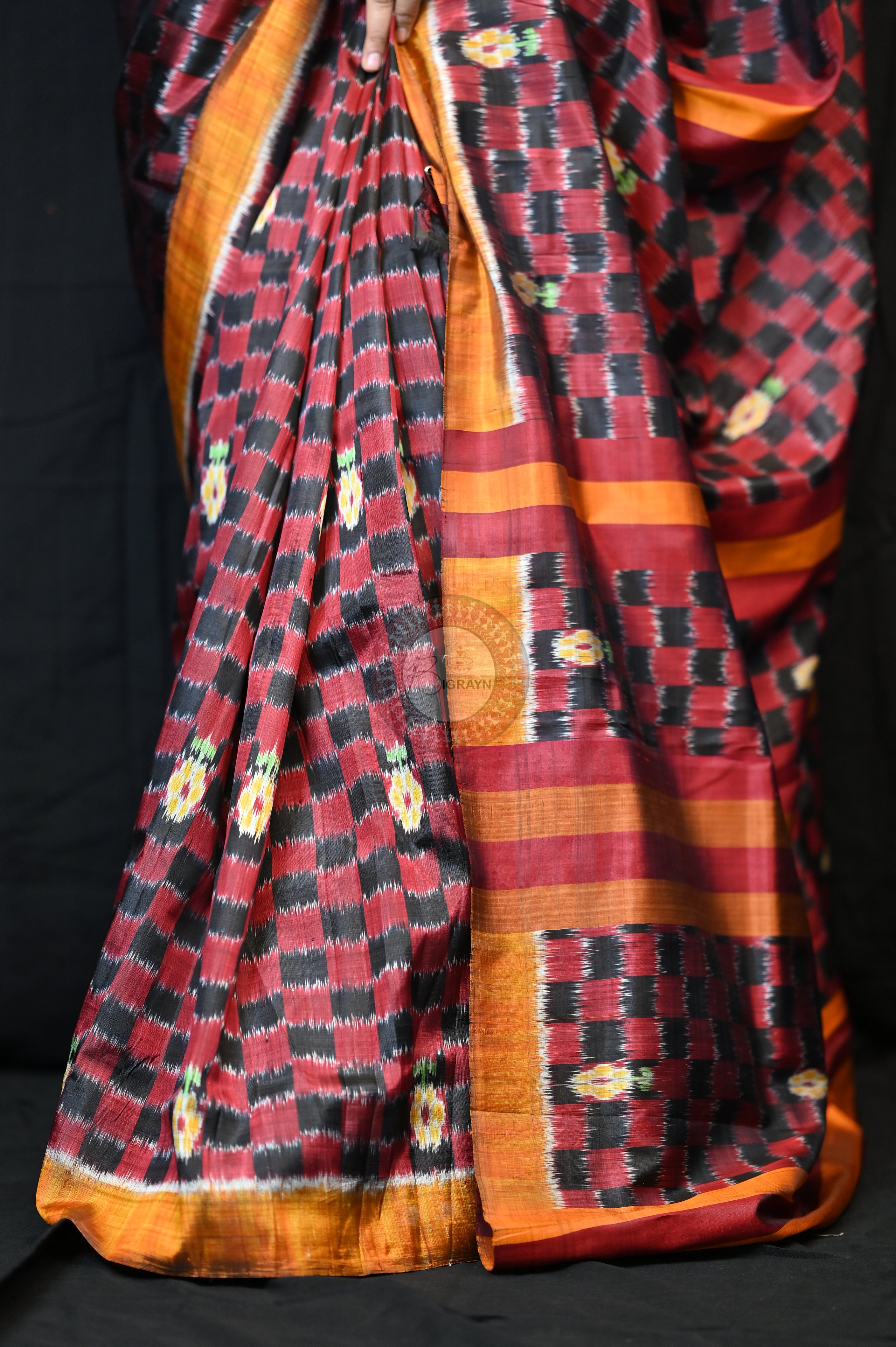 Red Black Squares Flower Mulberry Silk Saree