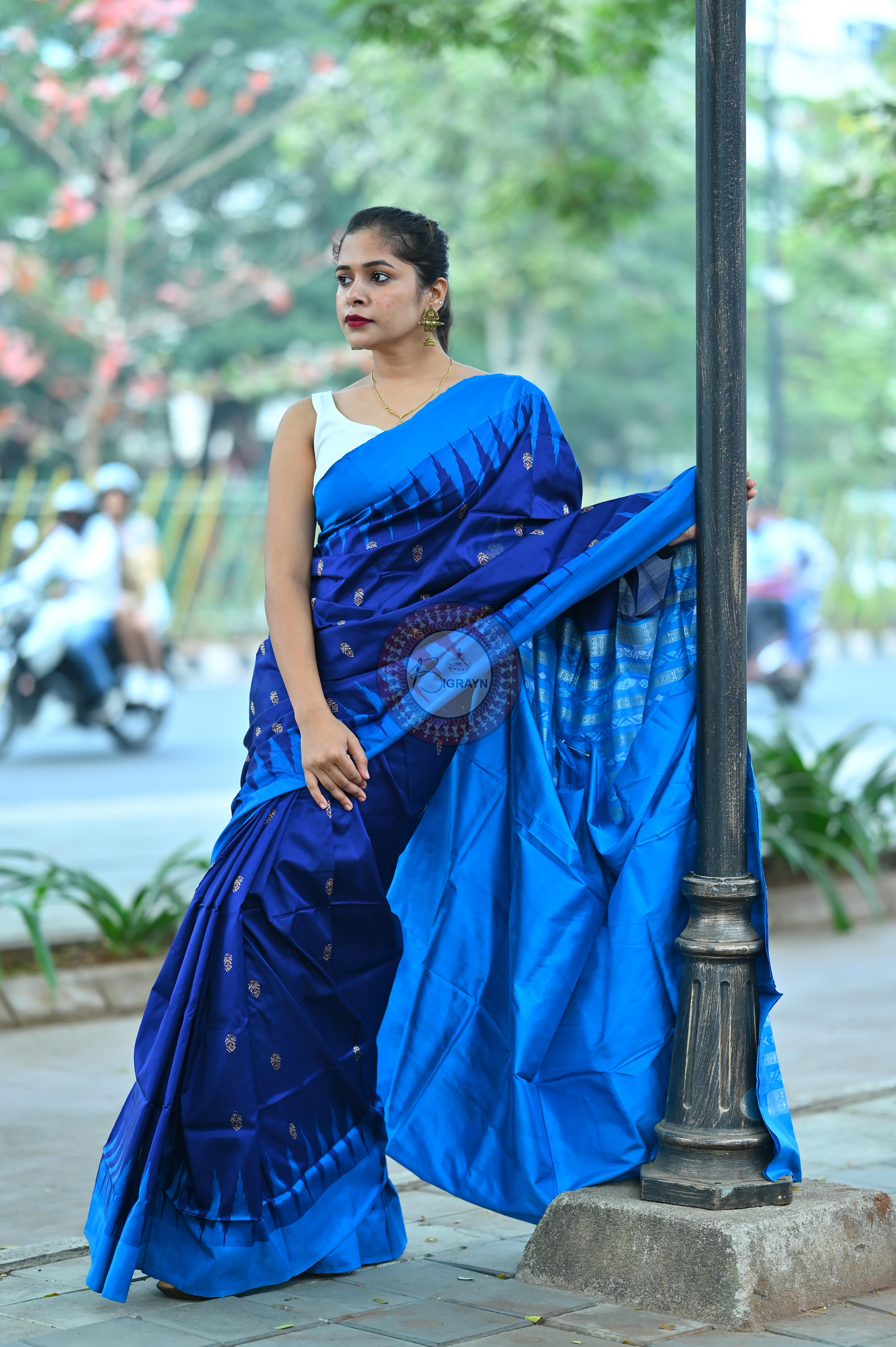 Navy Blue Flower Bomkai Silk Saree