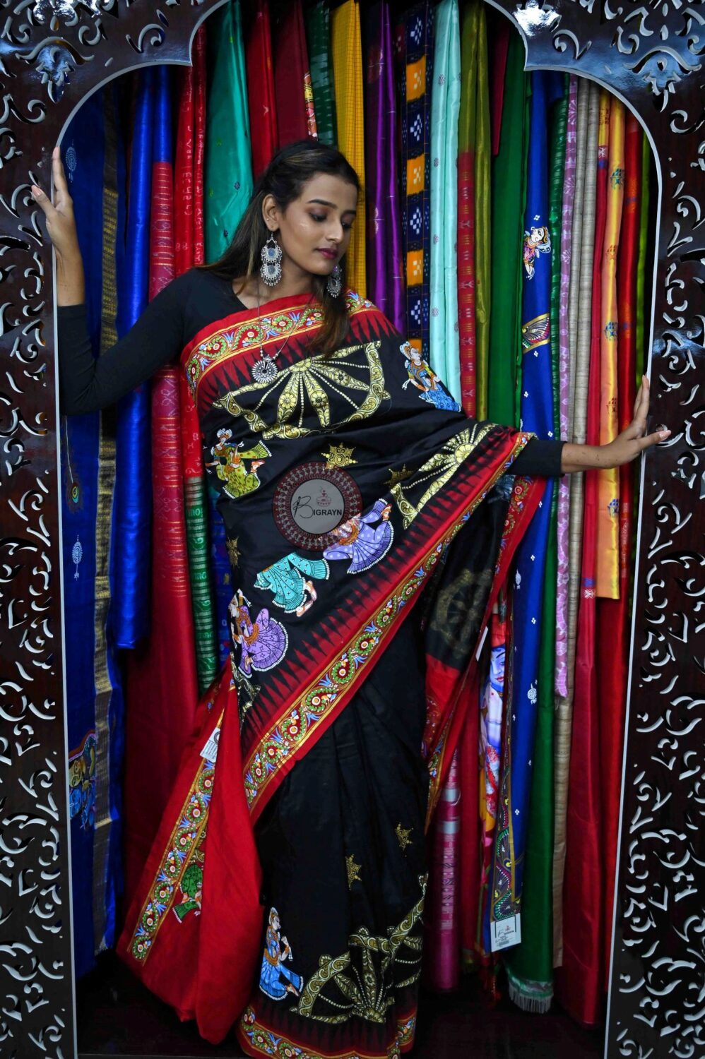 Black Red Konark Temple Nartakis Pattachitra Silk Saree