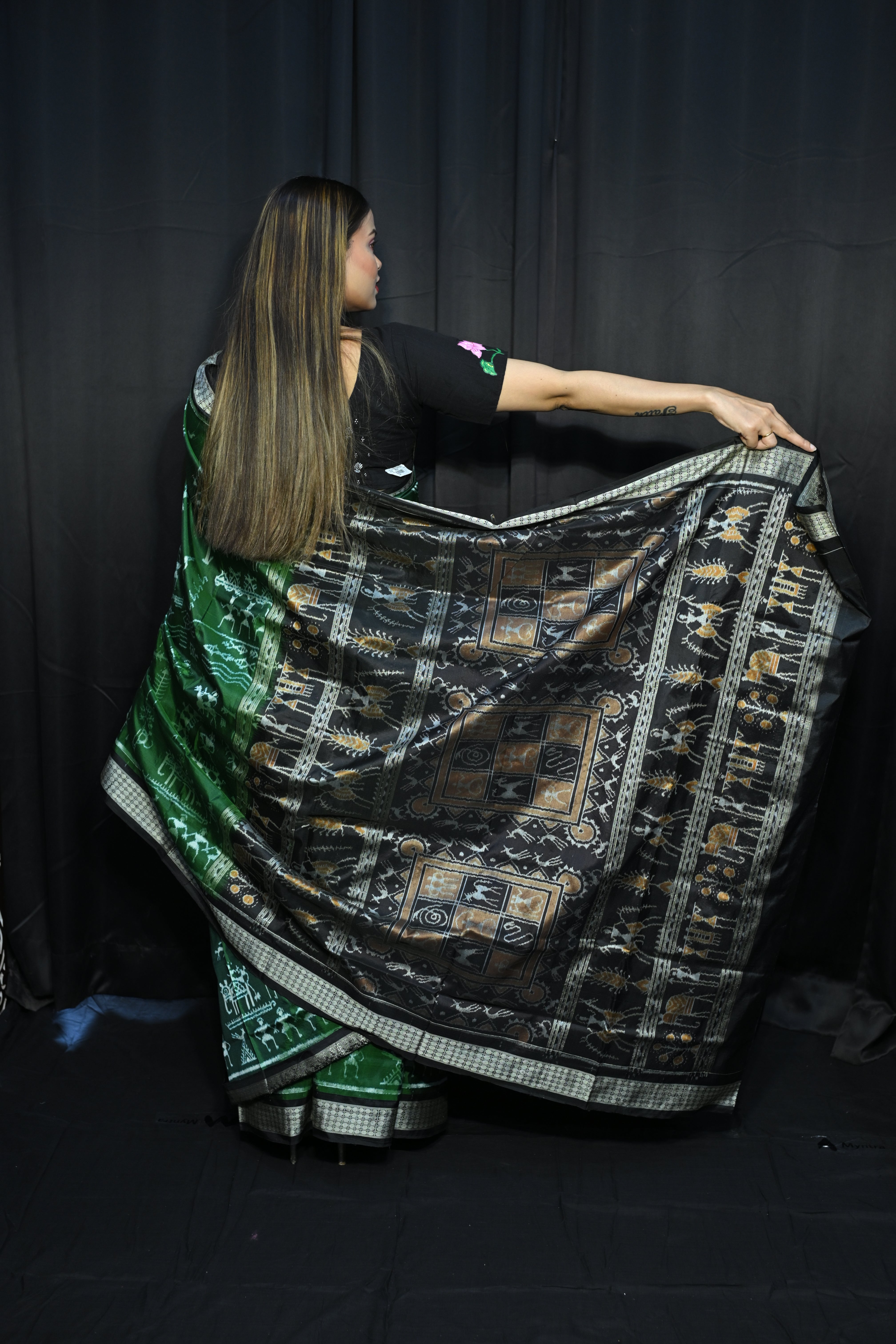 Green Black Round Tribal Design Sambalpuri Silk Saree