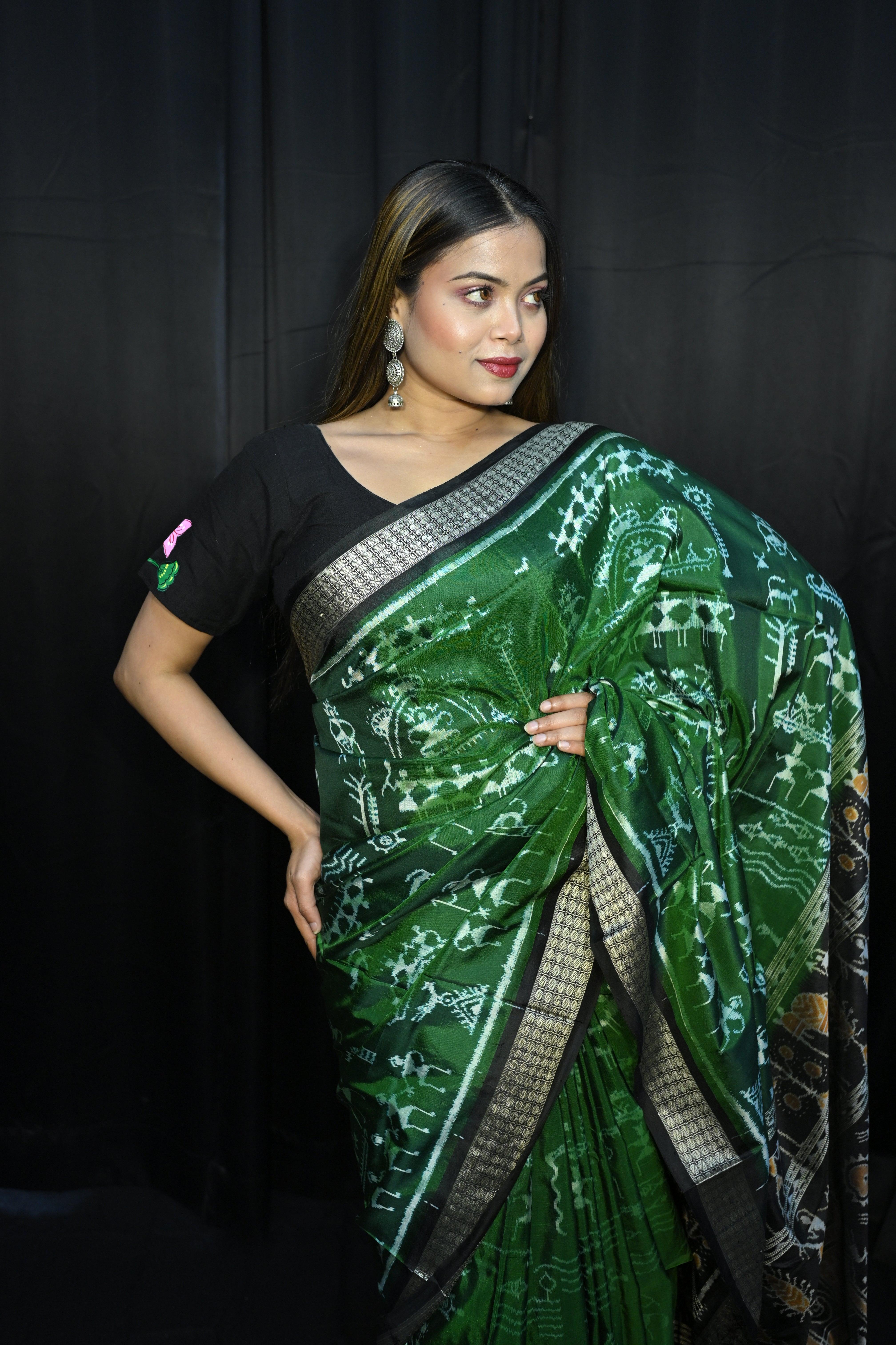 Green Black Round Tribal Design Sambalpuri Silk Saree