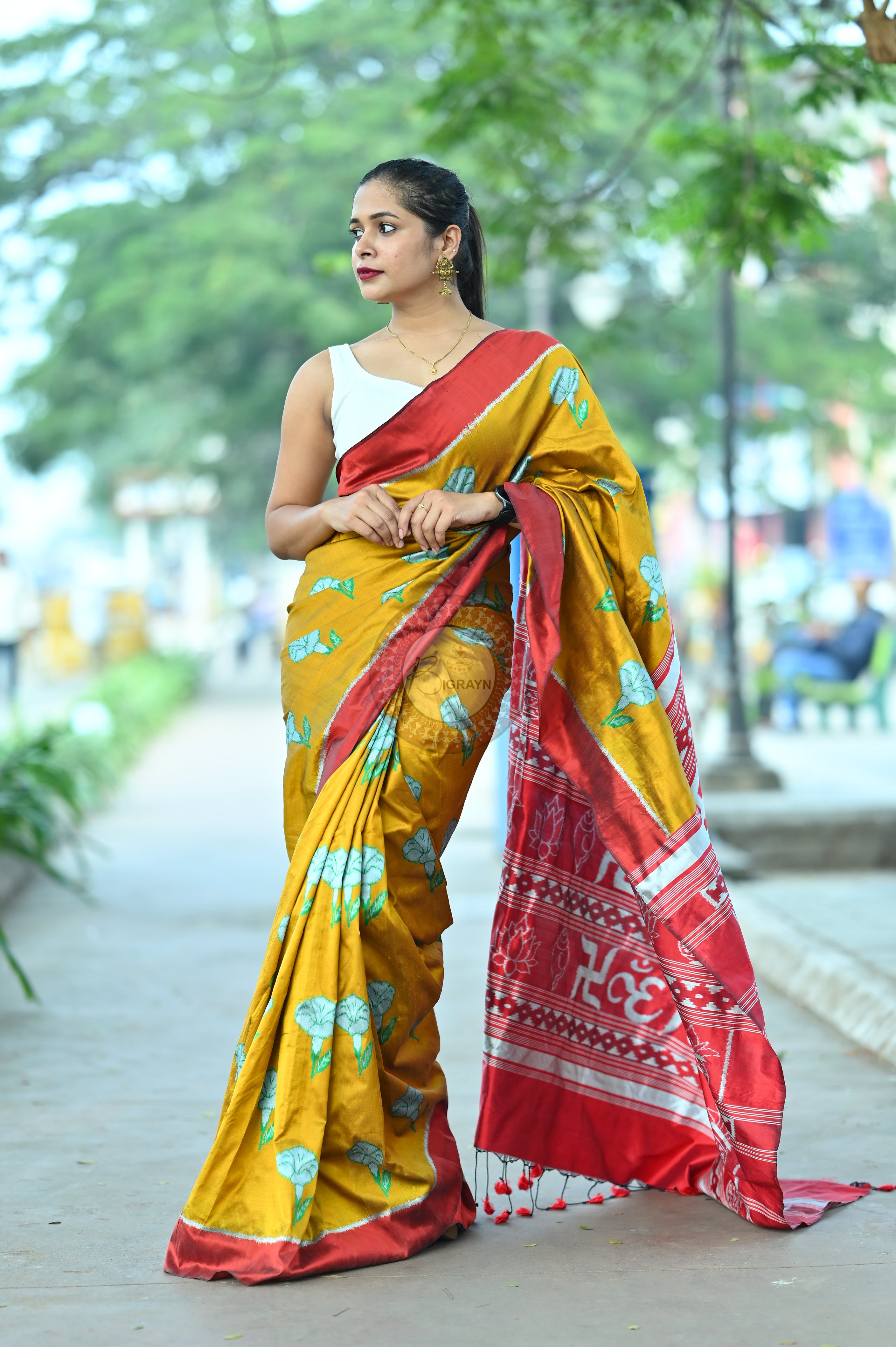 Golden Red Dudura Flower Mulberry Silk Saree