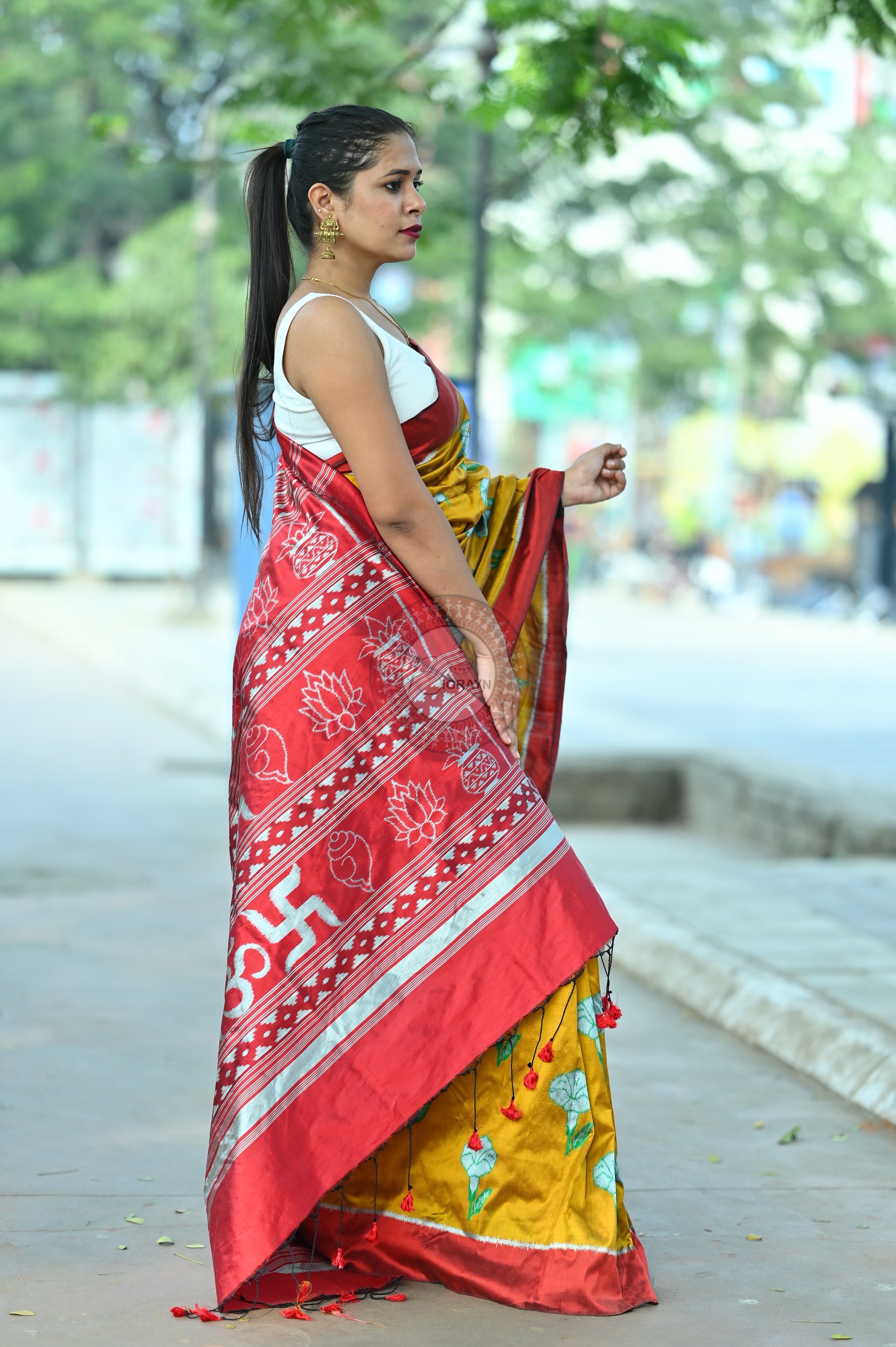 Golden Red Dudura Flower Mulberry Silk Saree