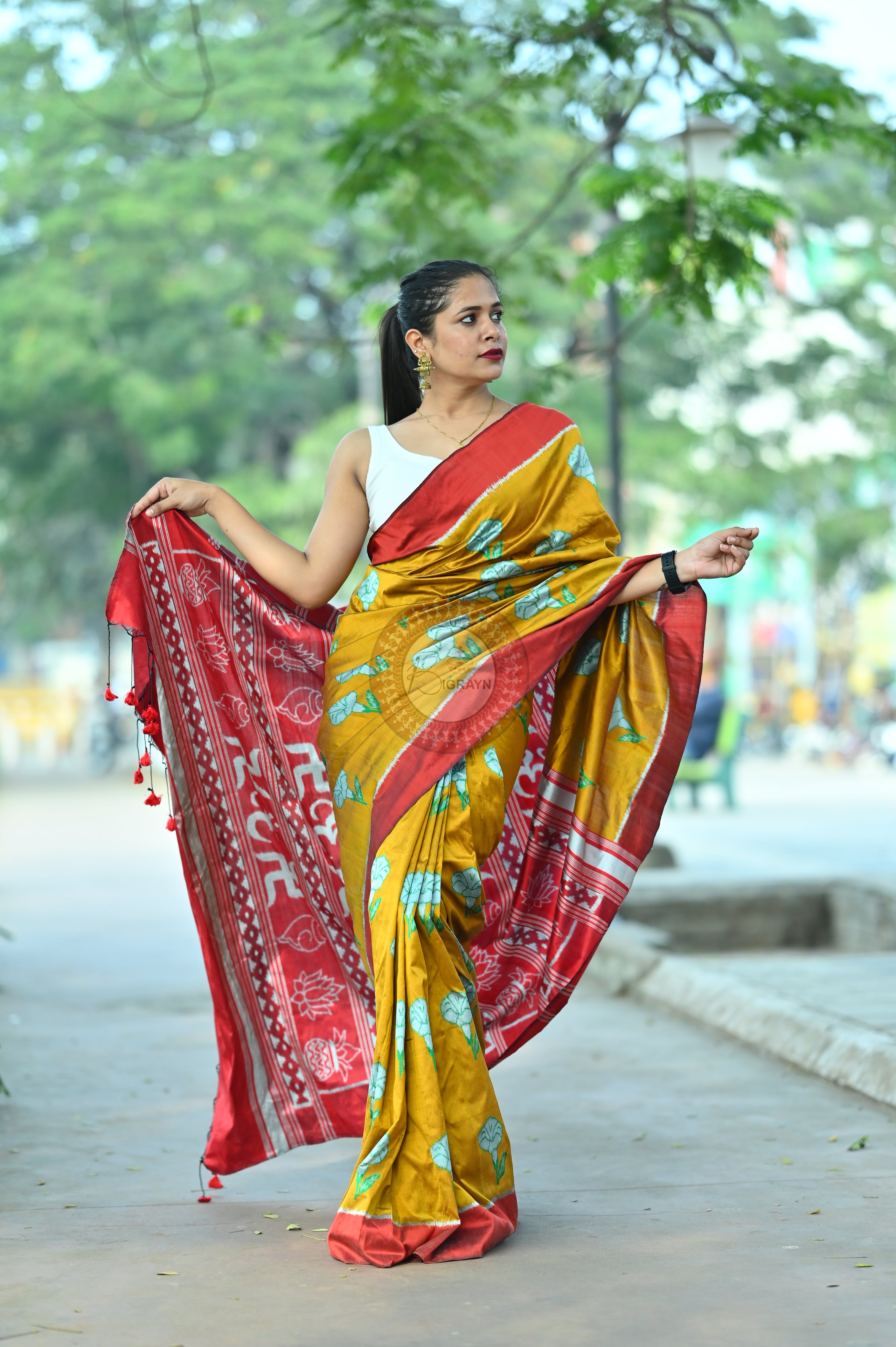 Golden Red Dudura Flower Mulberry Silk Saree