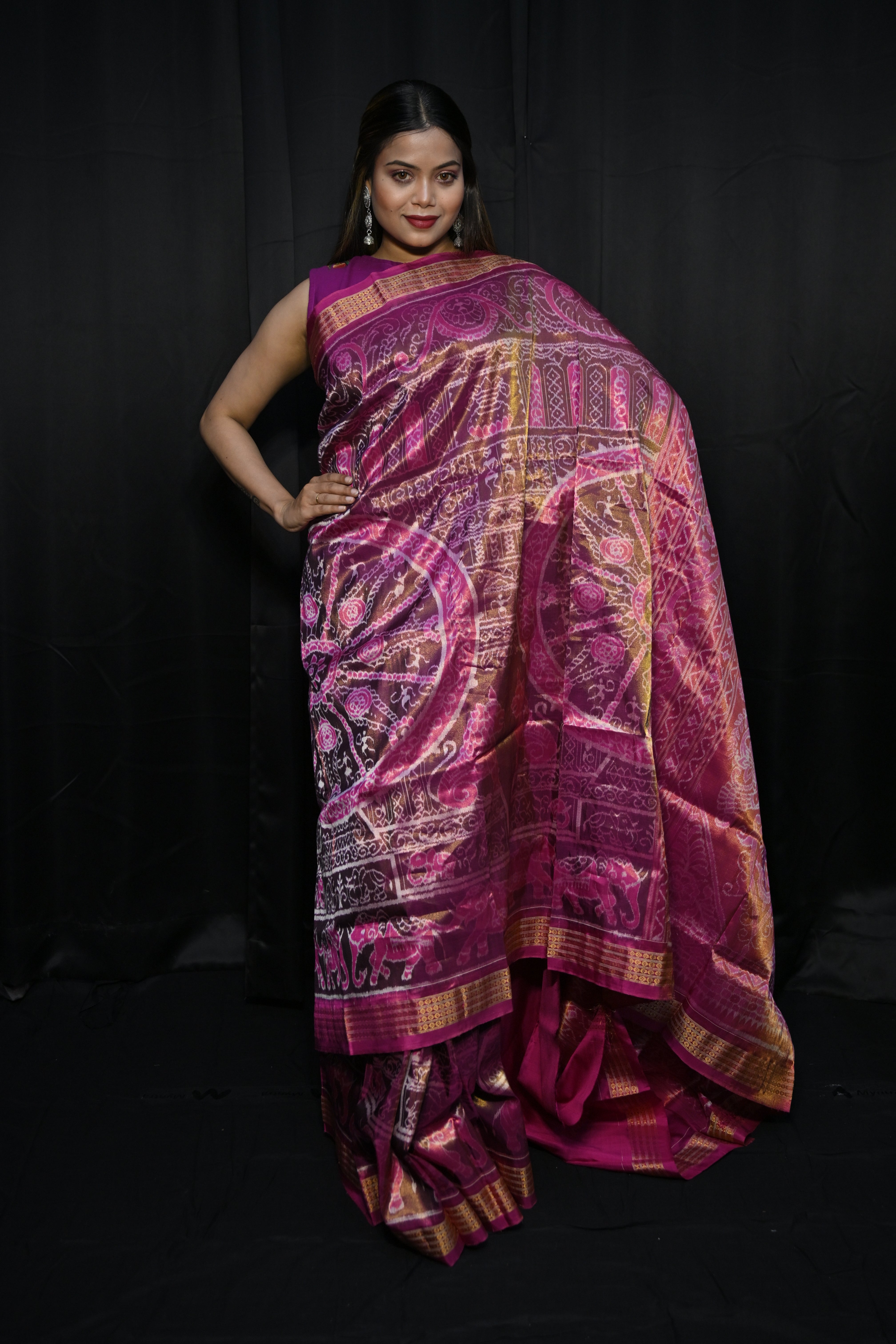 Bronze Magenta Konark wheel & Elephant Scot Bandha Tissue Silk Saree