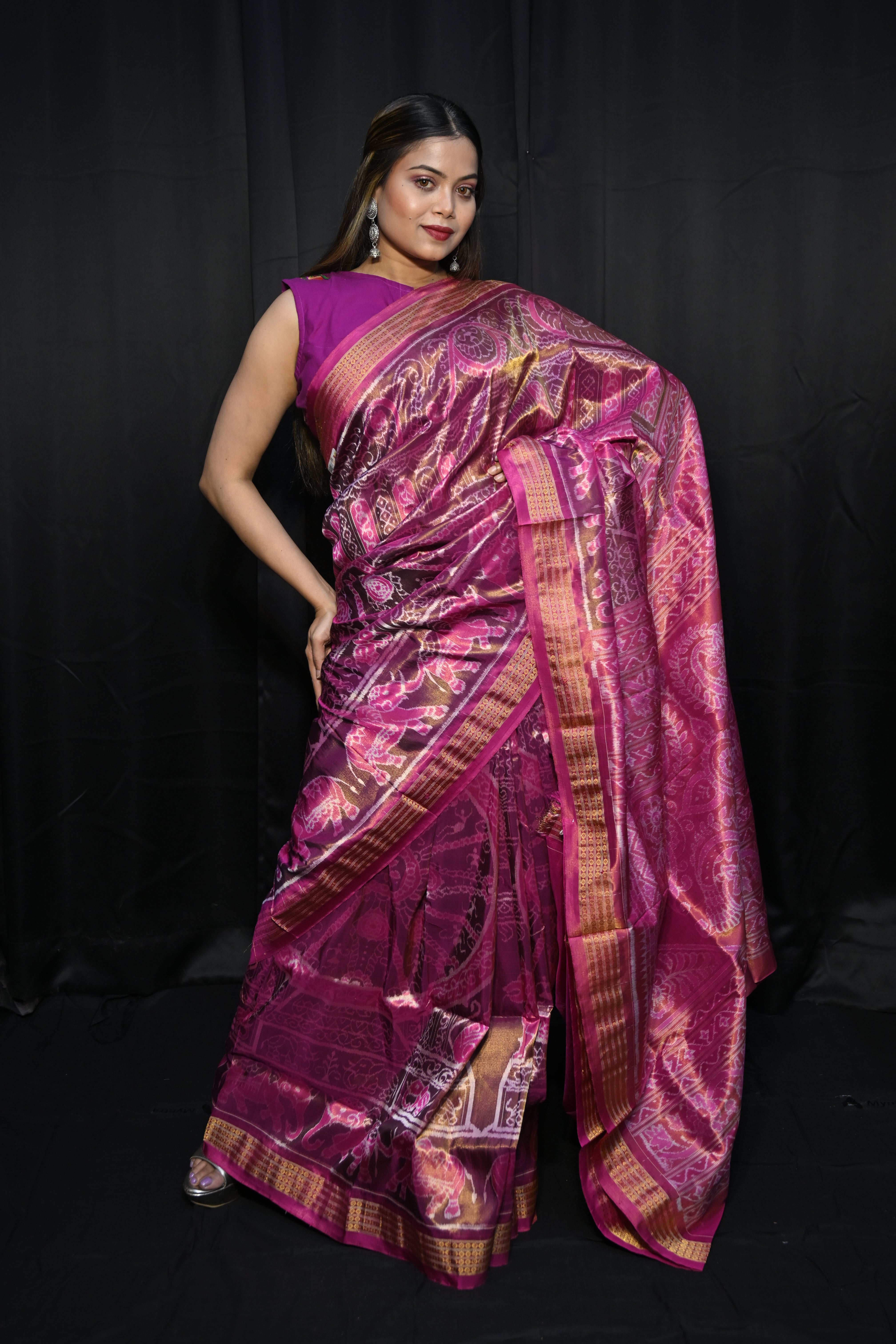 Bronze Magenta Konark wheel & Elephant Scot Bandha Tissue Silk Saree