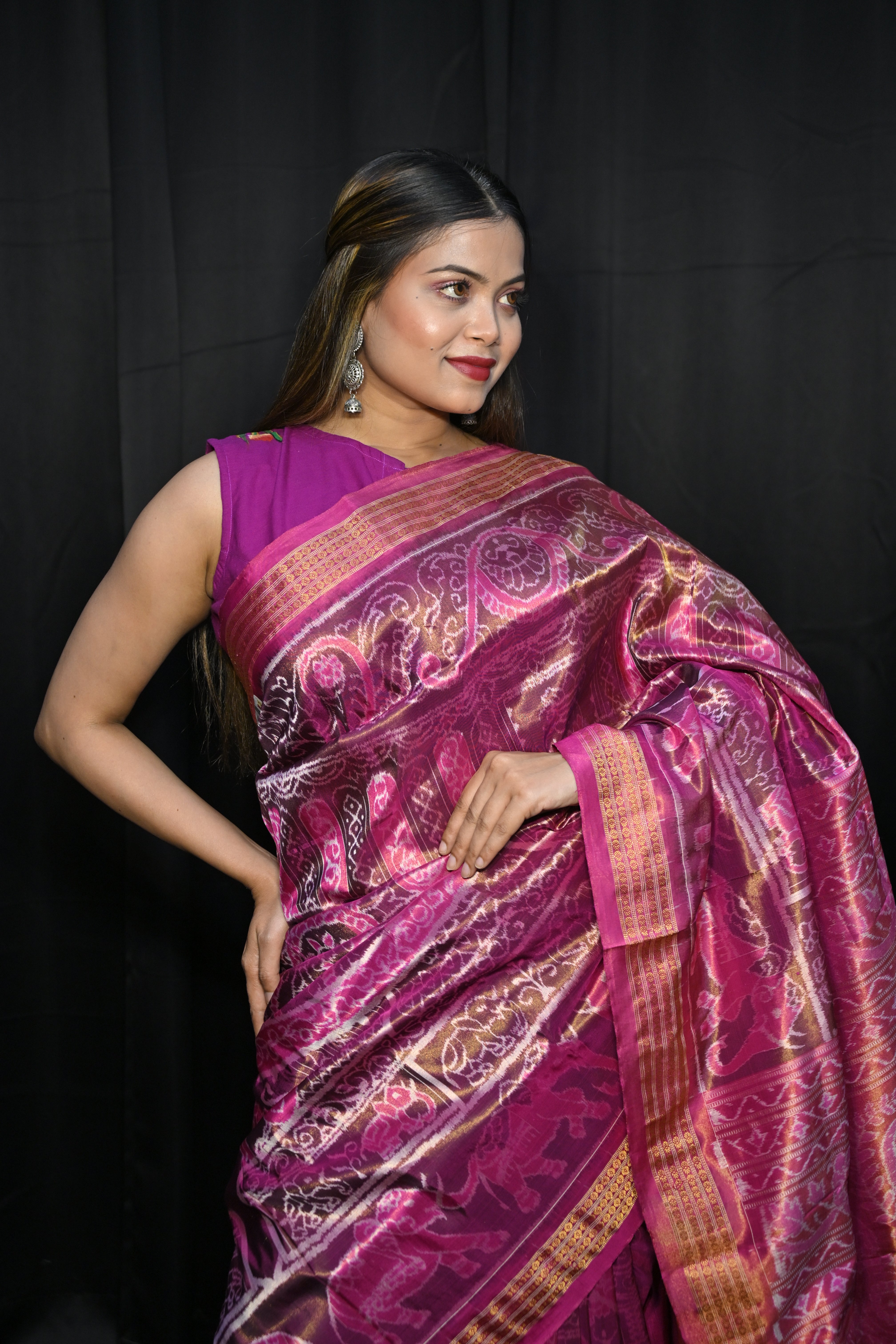 Bronze Magenta Konark wheel & Elephant Scot Bandha Tissue Silk Saree