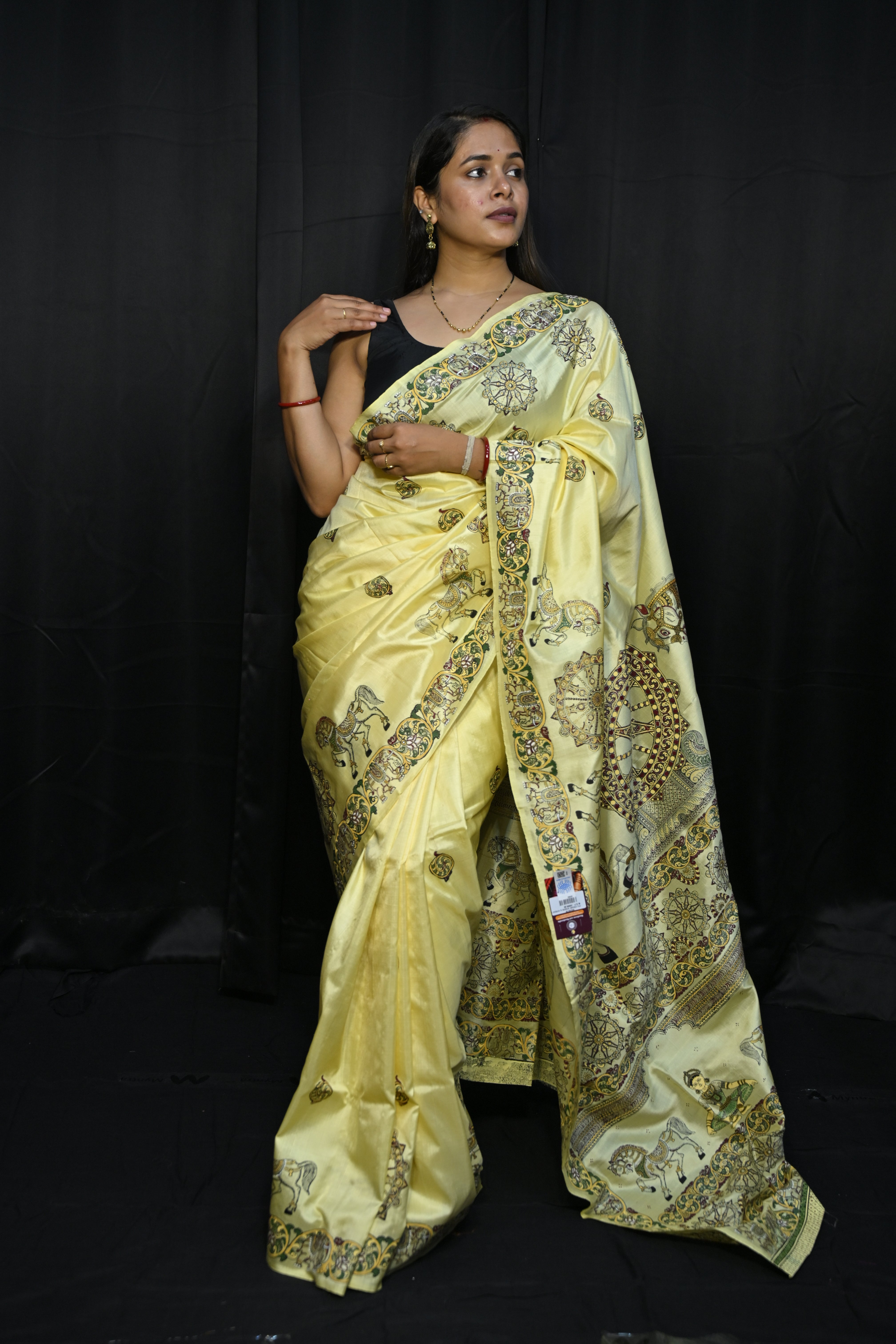 Creame Horse And Konark Wheel Theme Pattachitra Sambalpuri Silk Saree